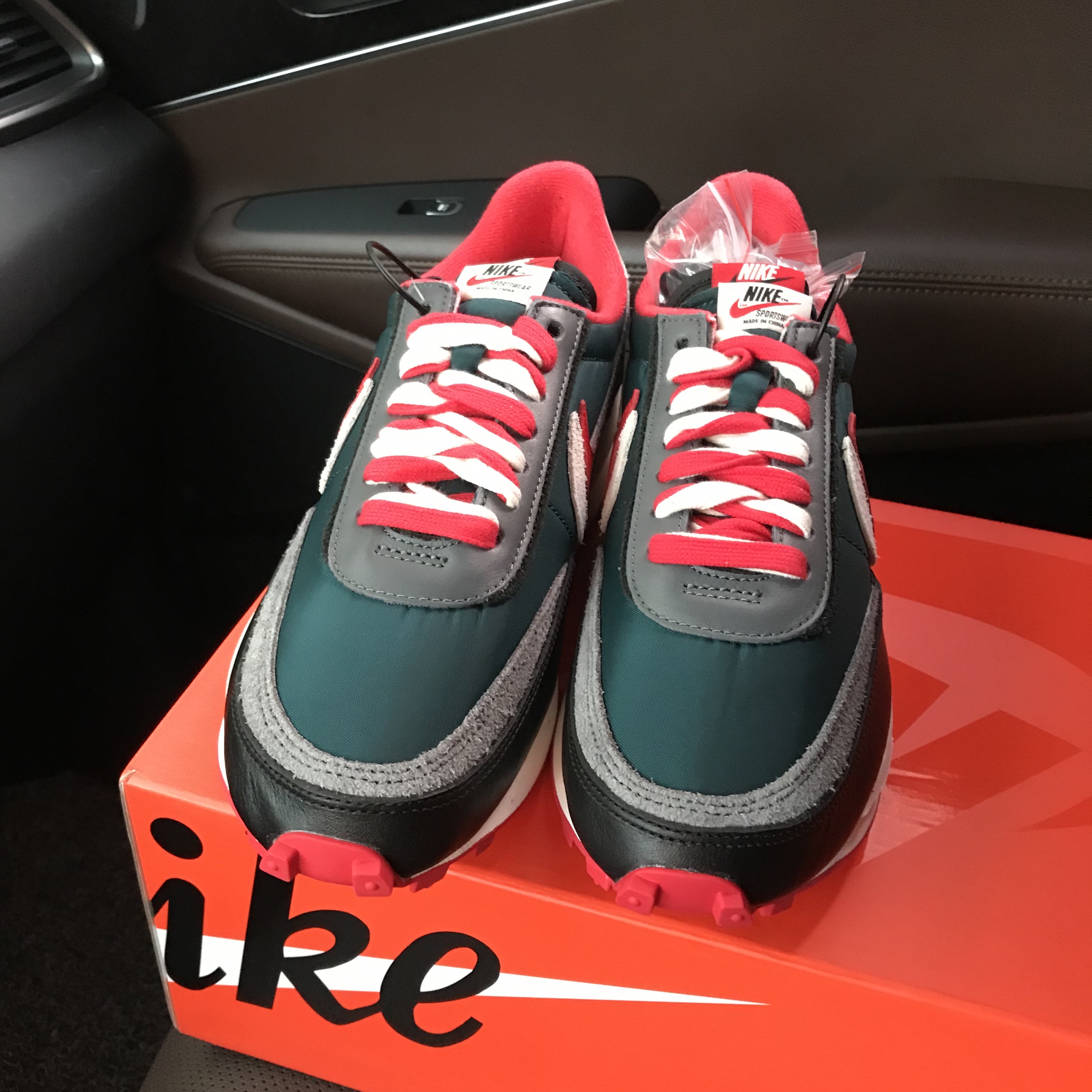 Nike x Sacai x Undercover LDWaffle Midnight Spruce University Red 착용 스타일 - 1