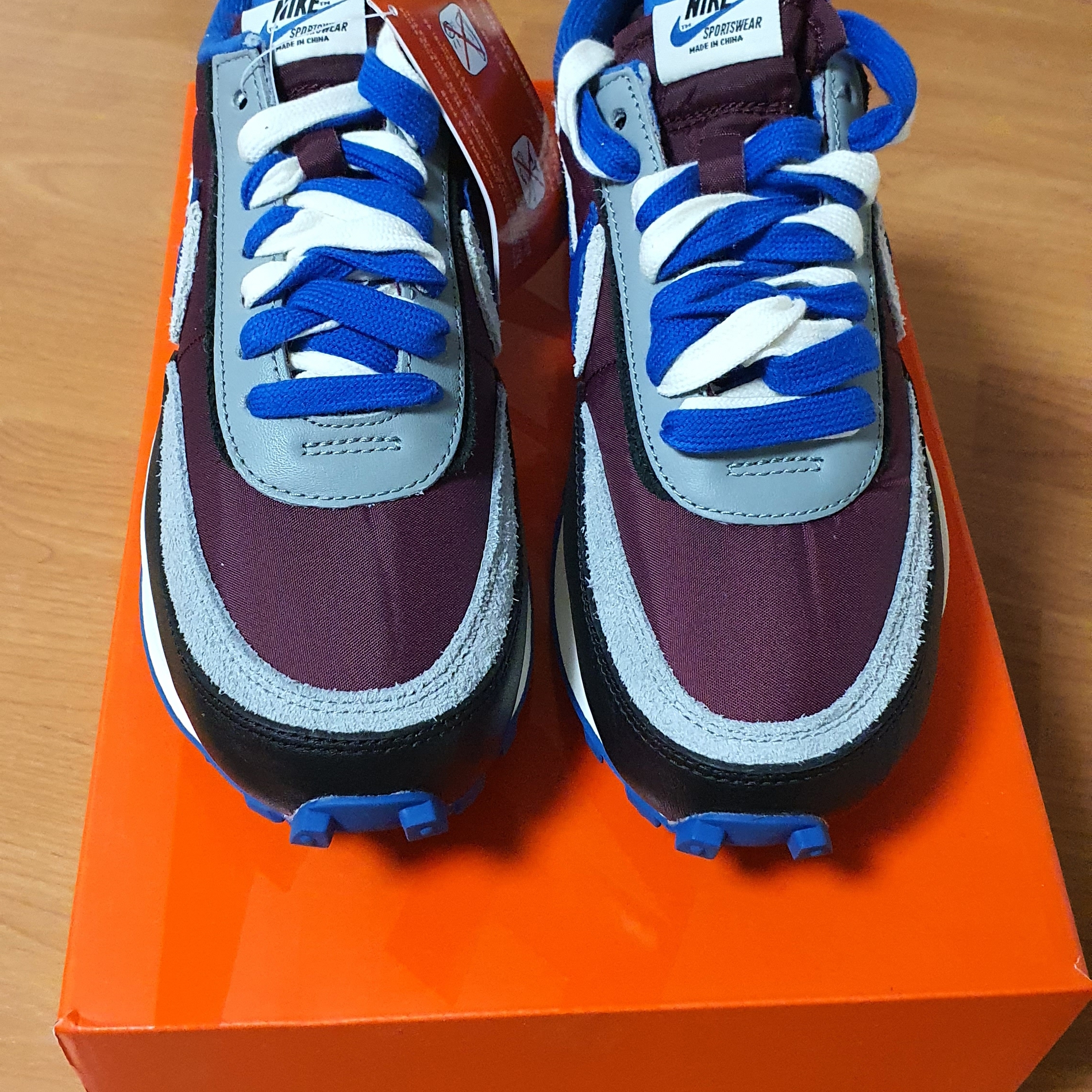 Nike x Sacai x Undercover LDWaffle Night Maroon Team Royal 착용 스타일 - 4