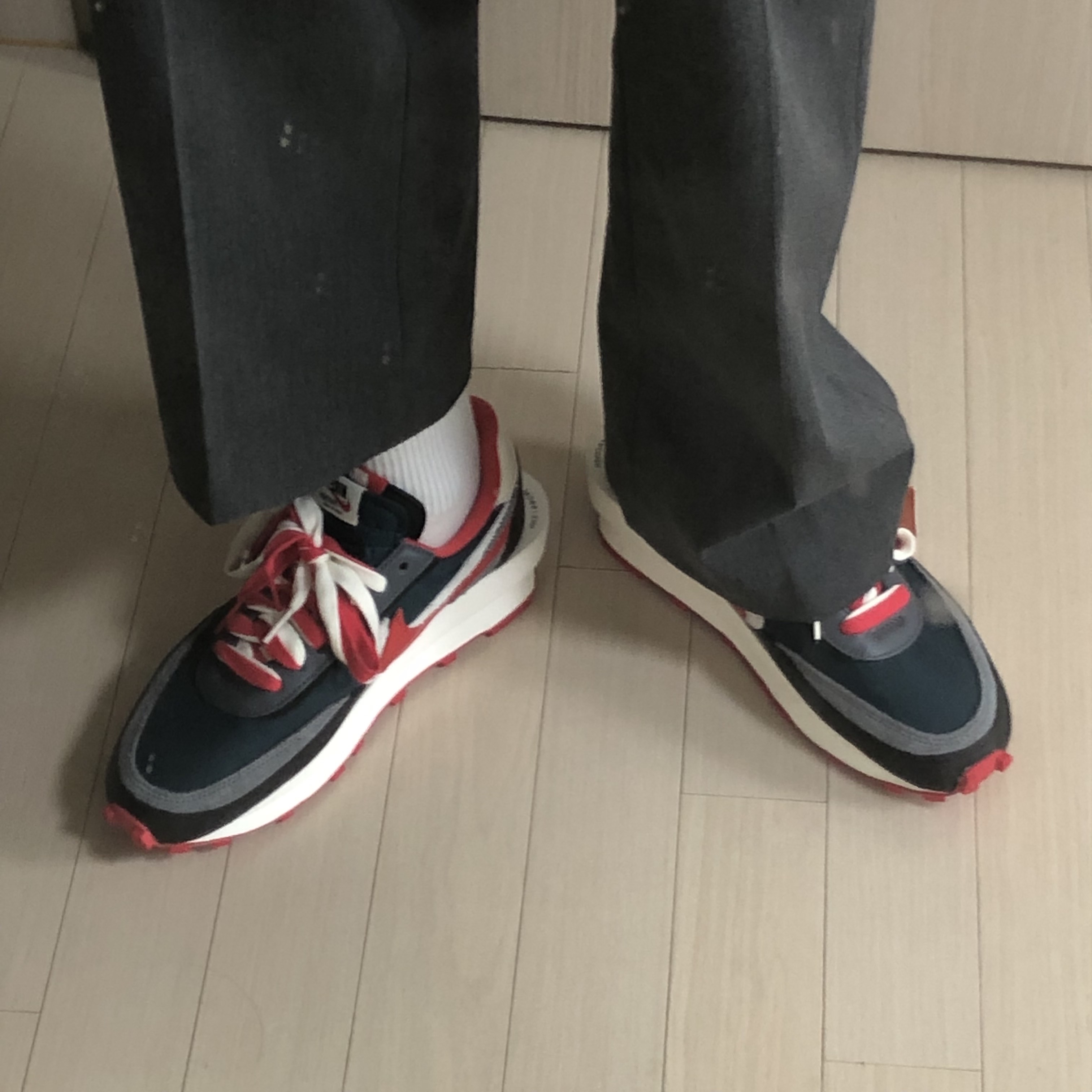 Nike x Sacai x Undercover LDWaffle Midnight Spruce University Red 착용 스타일 - 4