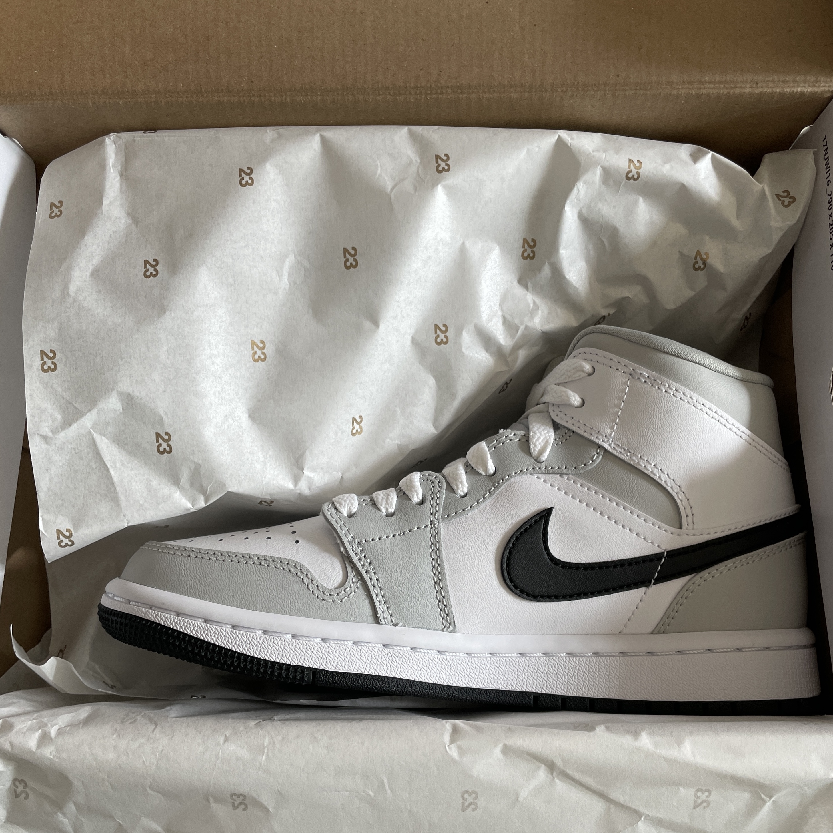 (W) Jordan 1 Mid Grey Fog 착용 스타일 - 2