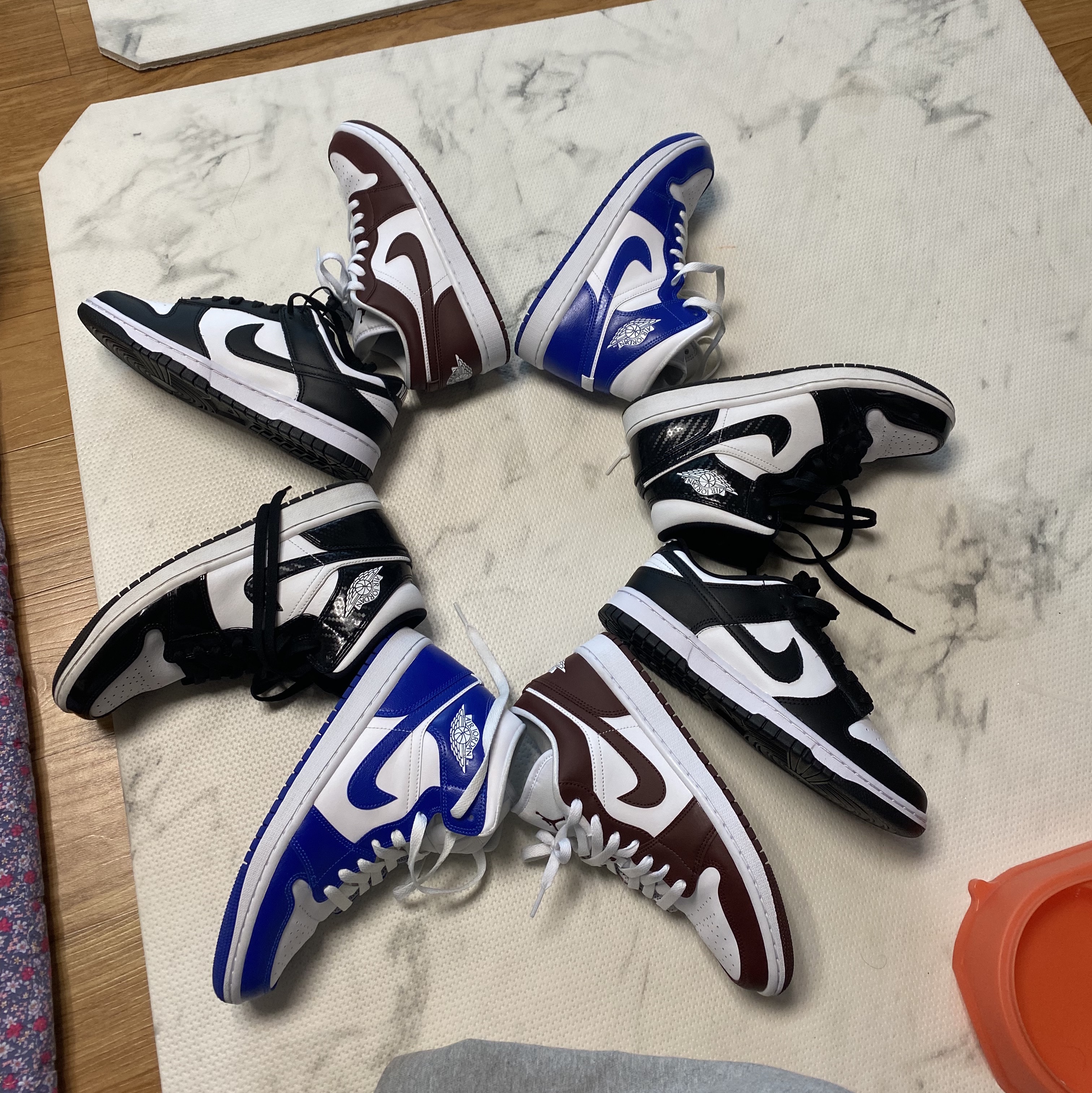 Nike Dunk Low Retro Black, (W) Jordan 1 Low Bronze Eclipse 착용 스타일