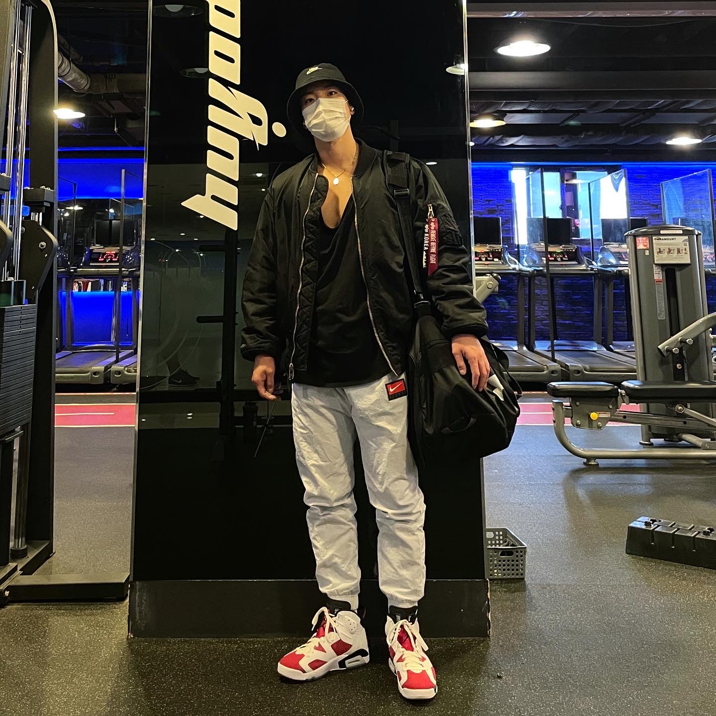 Jordan 6 Retro Carmine 2021, Nike Futura Washed Bucket Hat Black 착용 스타일