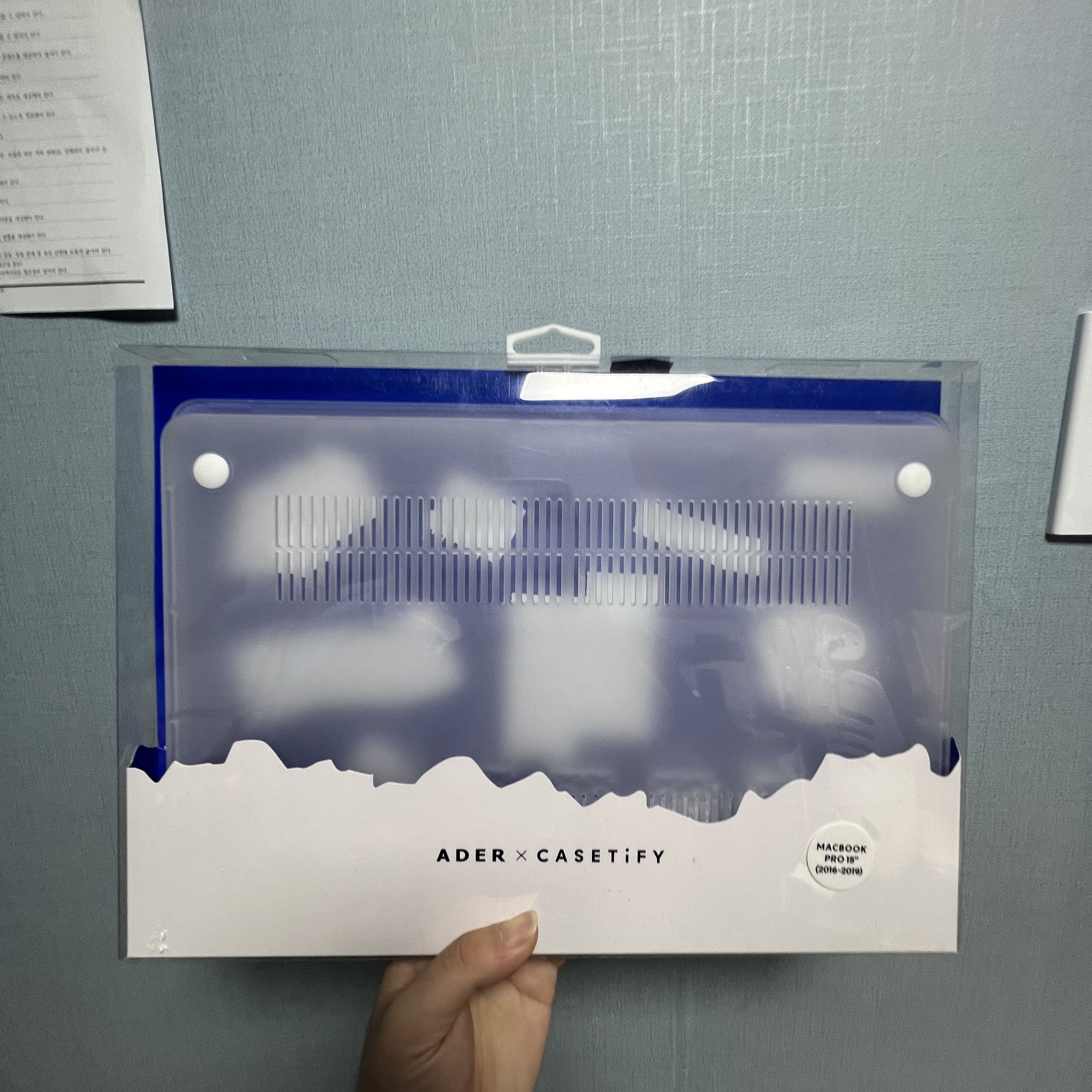 Casetify x Ader Error Sticker MacBook Case 착용 스타일
