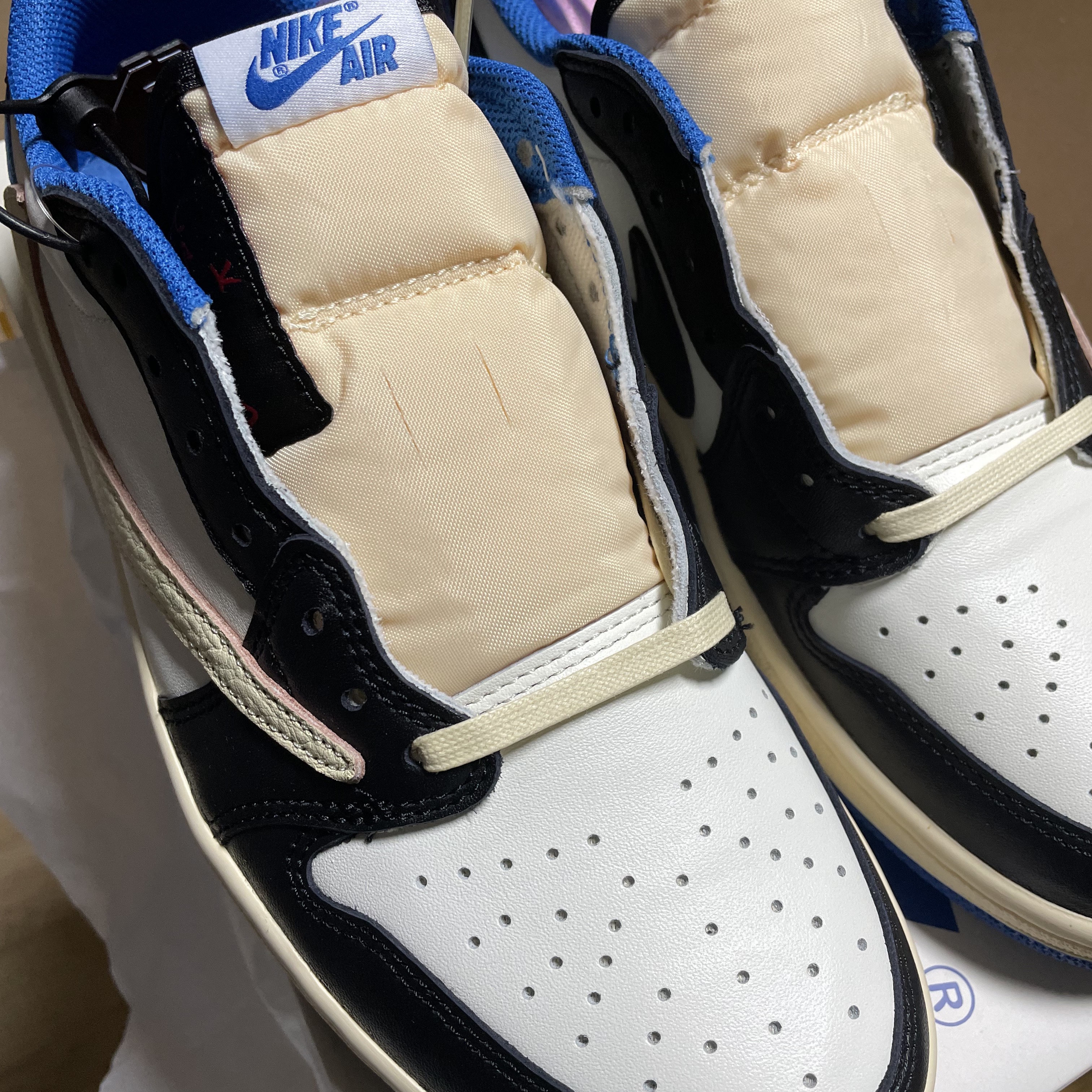 Jordan 1 x Travis Scott x Fragment Retro Low OG SP Military Blue 착용 스타일