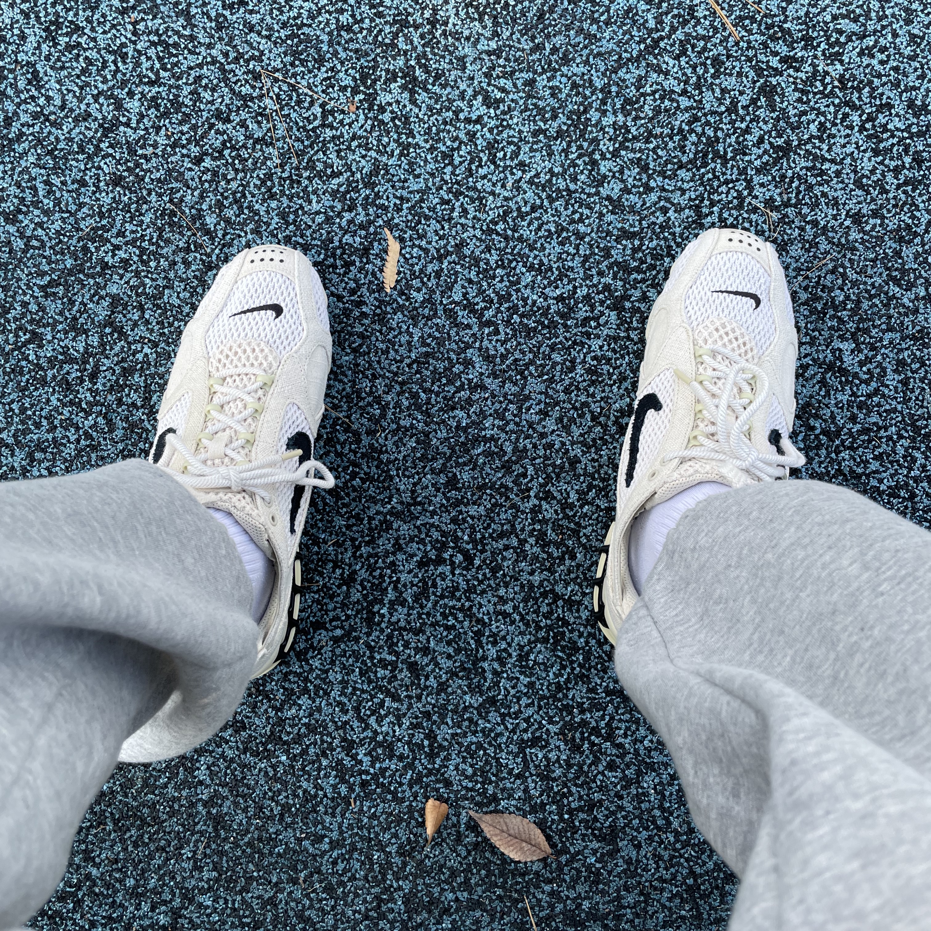 Nike x Stussy Air Zoom Spiridon Cage 2 Fossil 착용 스타일