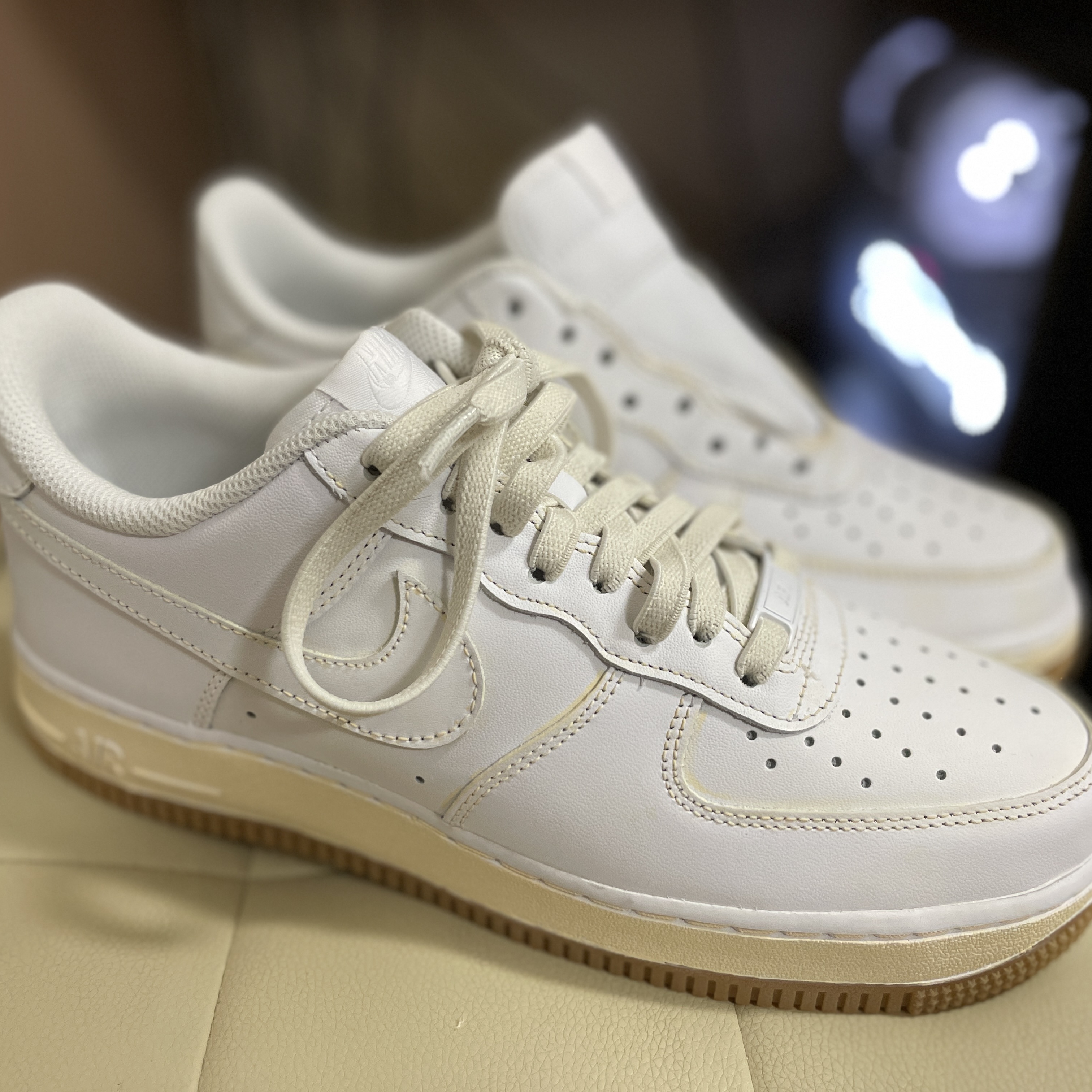 Nike Air Force 1 '07 White Gum Light Brown 착용 스타일