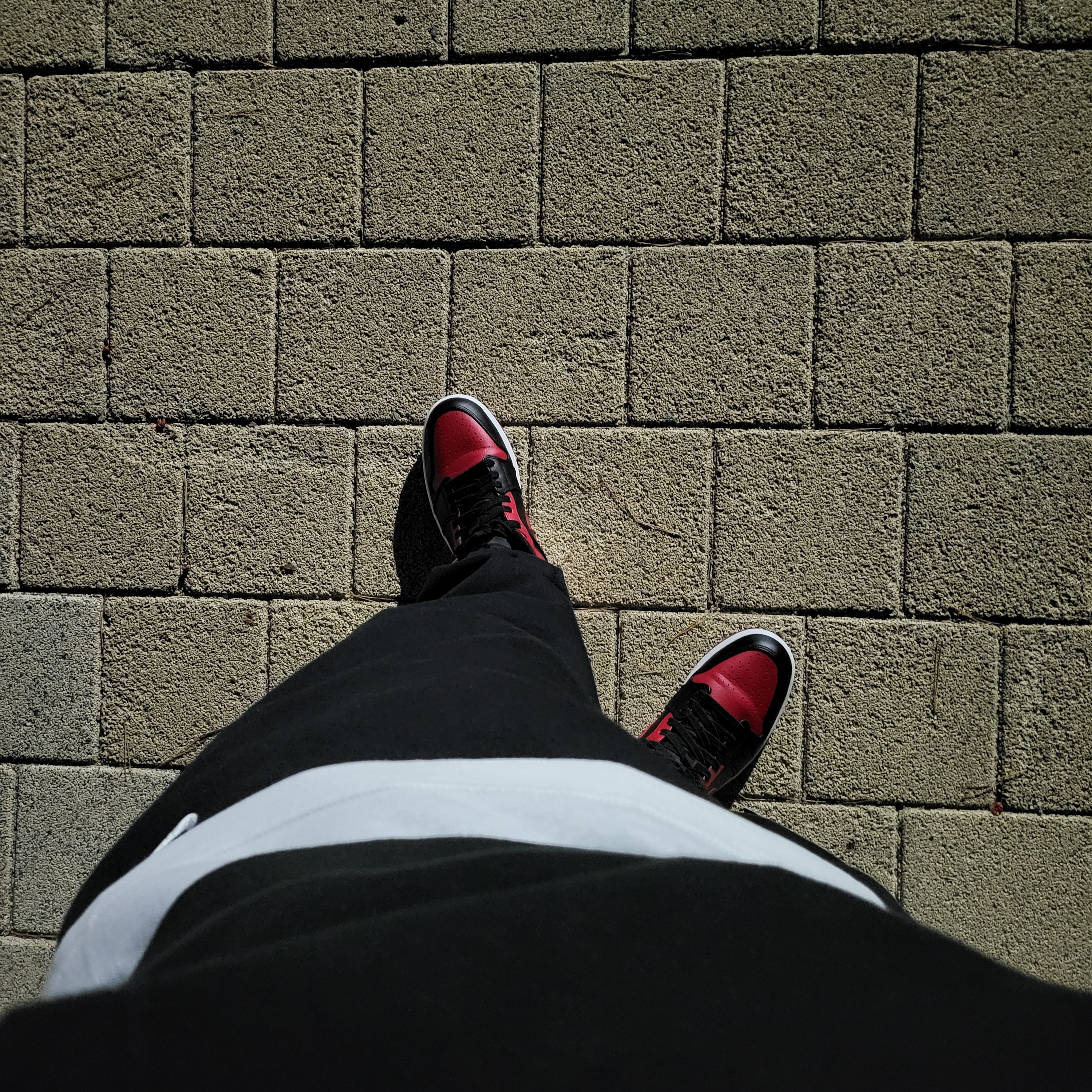 Jordan 1 Mid Bred Banned 2020, Nike NRG Solo Swoosh Fleece Pants Black White - Asia 착용 스타일