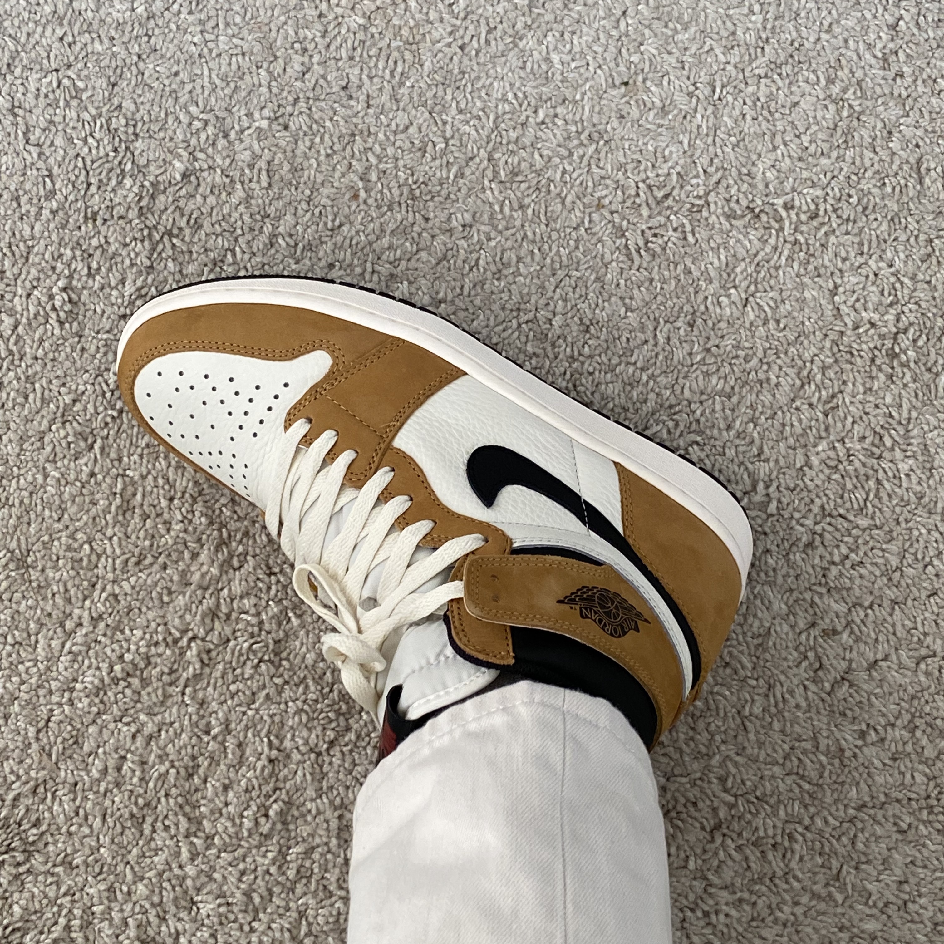 Jordan 1 Retro High Rookie of the Year 착용 스타일 - 1