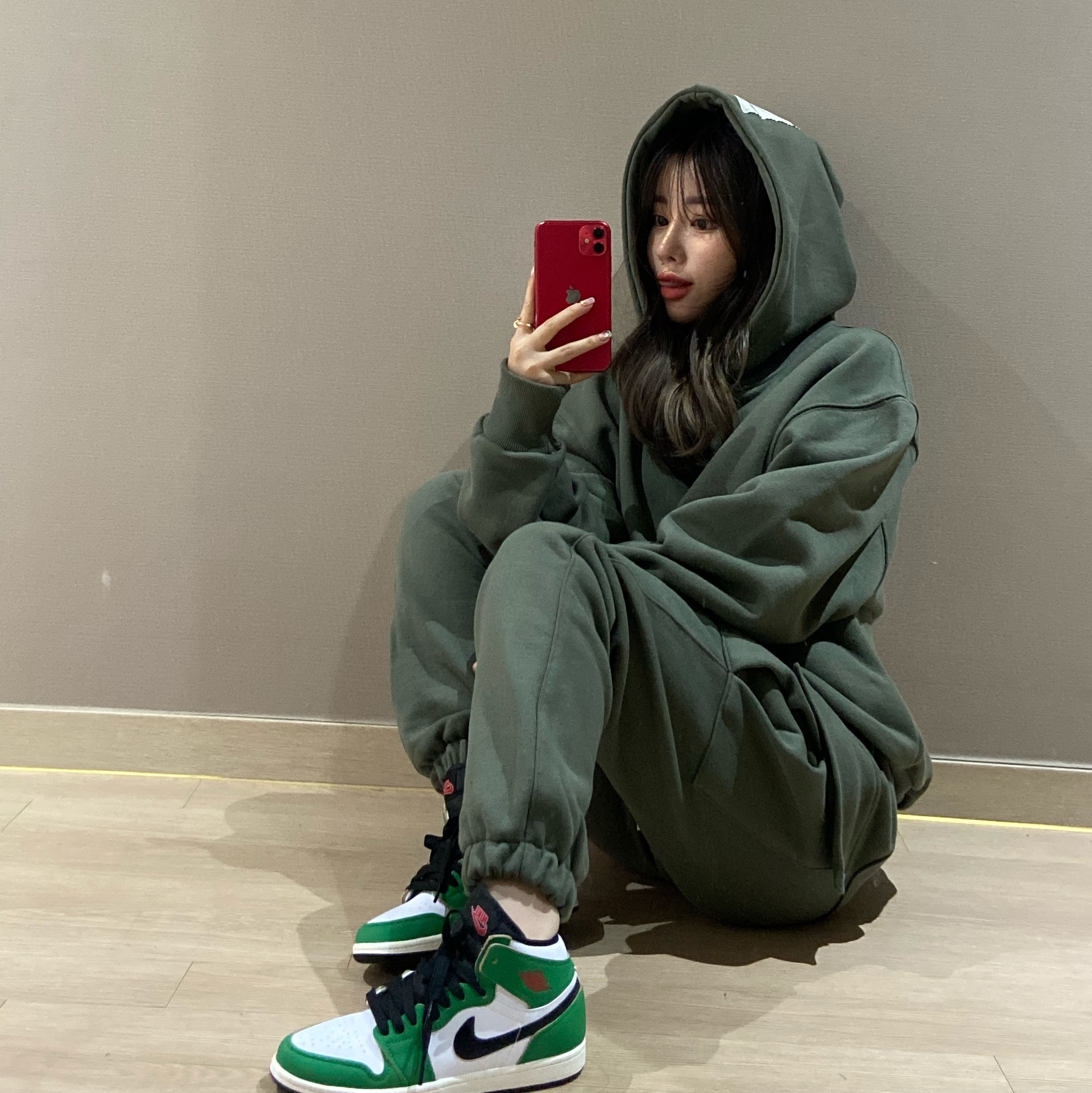 (W) Jordan 1 Retro High OG Lucky Green, (PS) Jordan 1 Retro High OG Lucky Green 착용 스타일 - 2