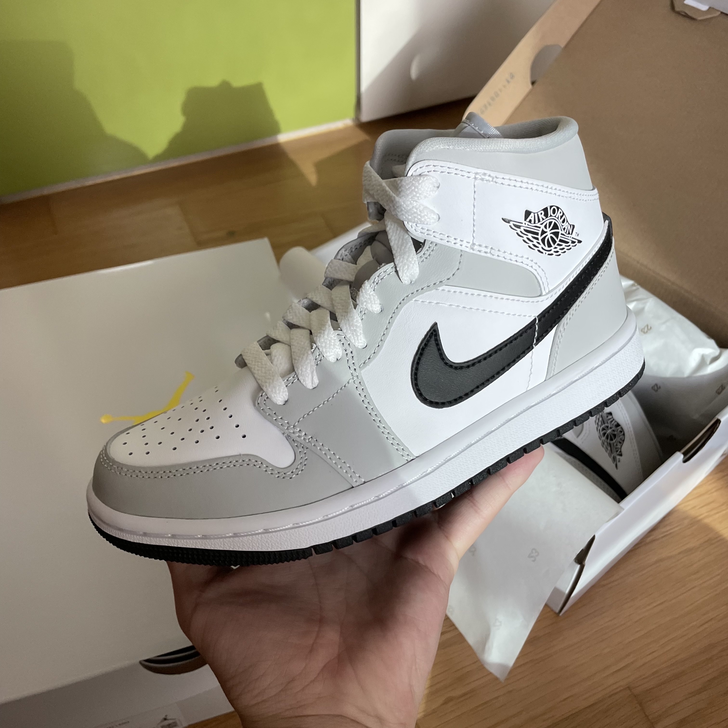 (W) Jordan 1 Mid Grey Fog 착용 스타일