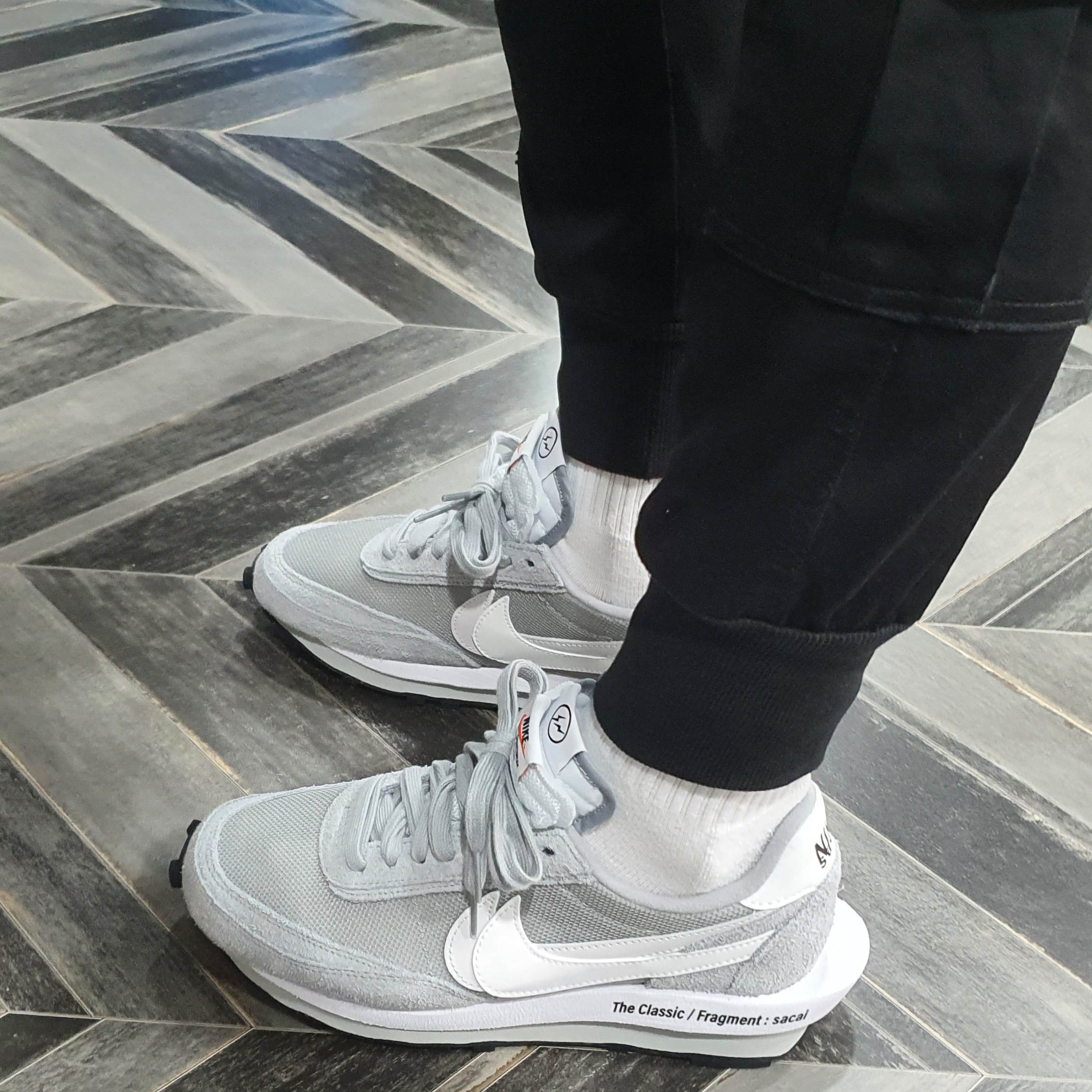 Nike x Sacai x Fragment LDWaffle Light Smoke Grey 착용 스타일