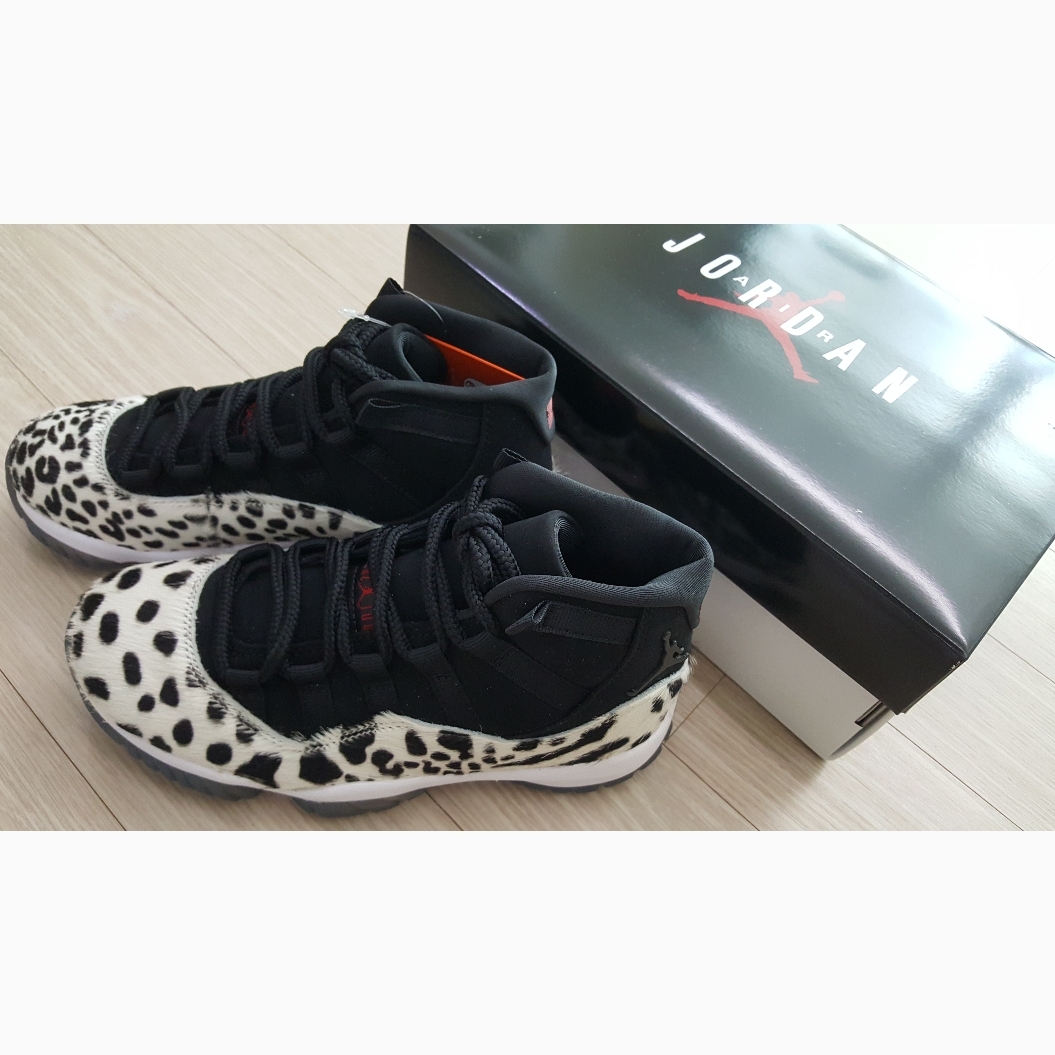 (W) Jordan 11 Retro Animal Instinct Black White 착용 스타일