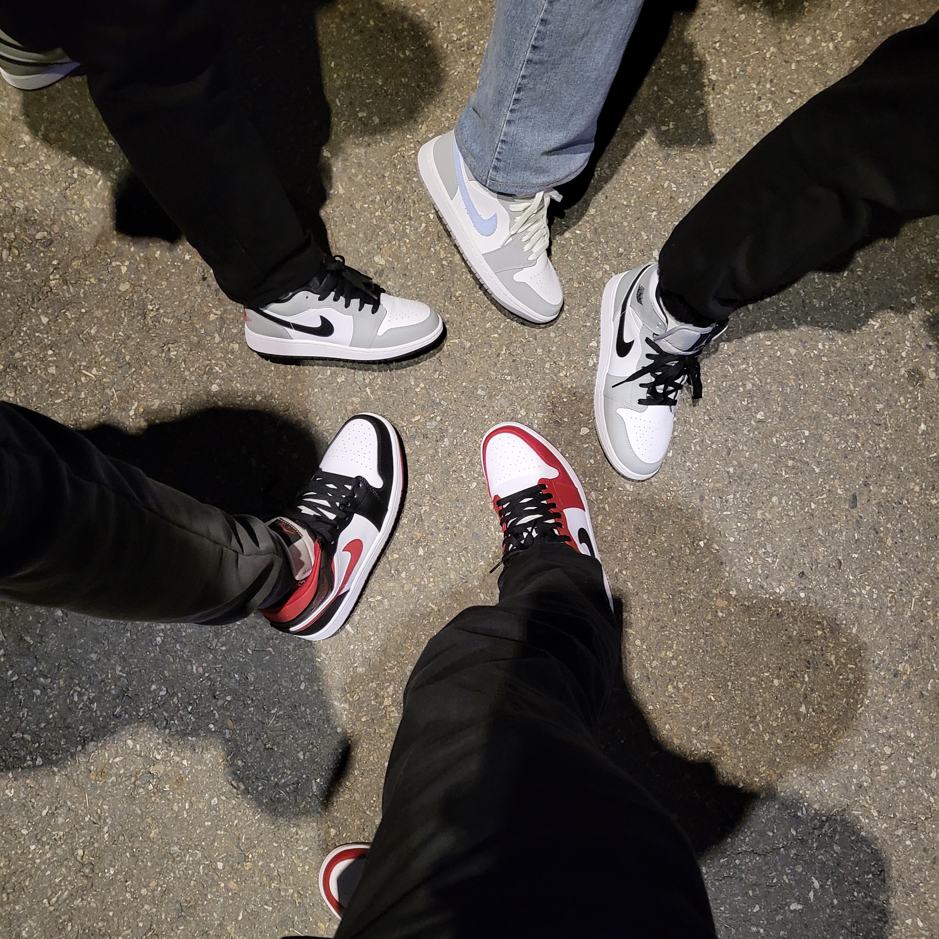 (W) Jordan 1 Mid Wolf Grey, (GS) Jordan 1 Low Light Smoke Grey 착용 스타일