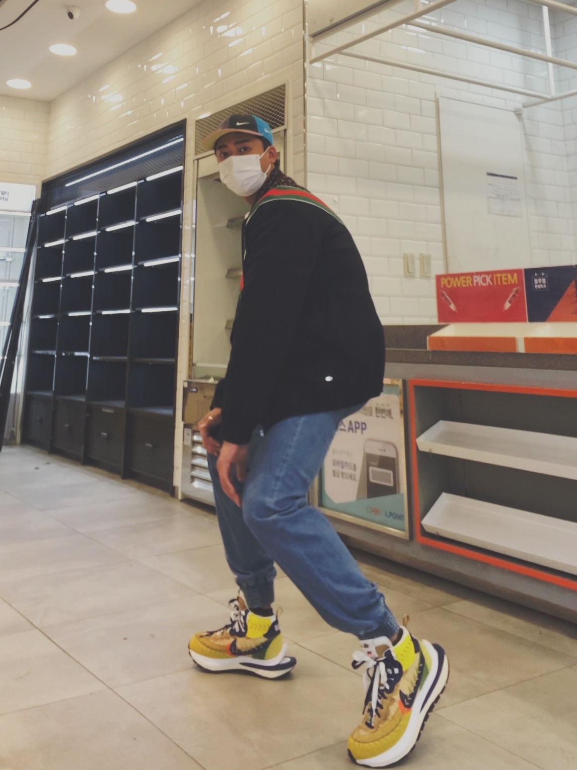 Nike x Sean Wotherspoon Air Max 1/97, Nike x Sacai x Jean Paul Gaultier VaporWaffle Sesame Blue Void 착용 스타일 - 3