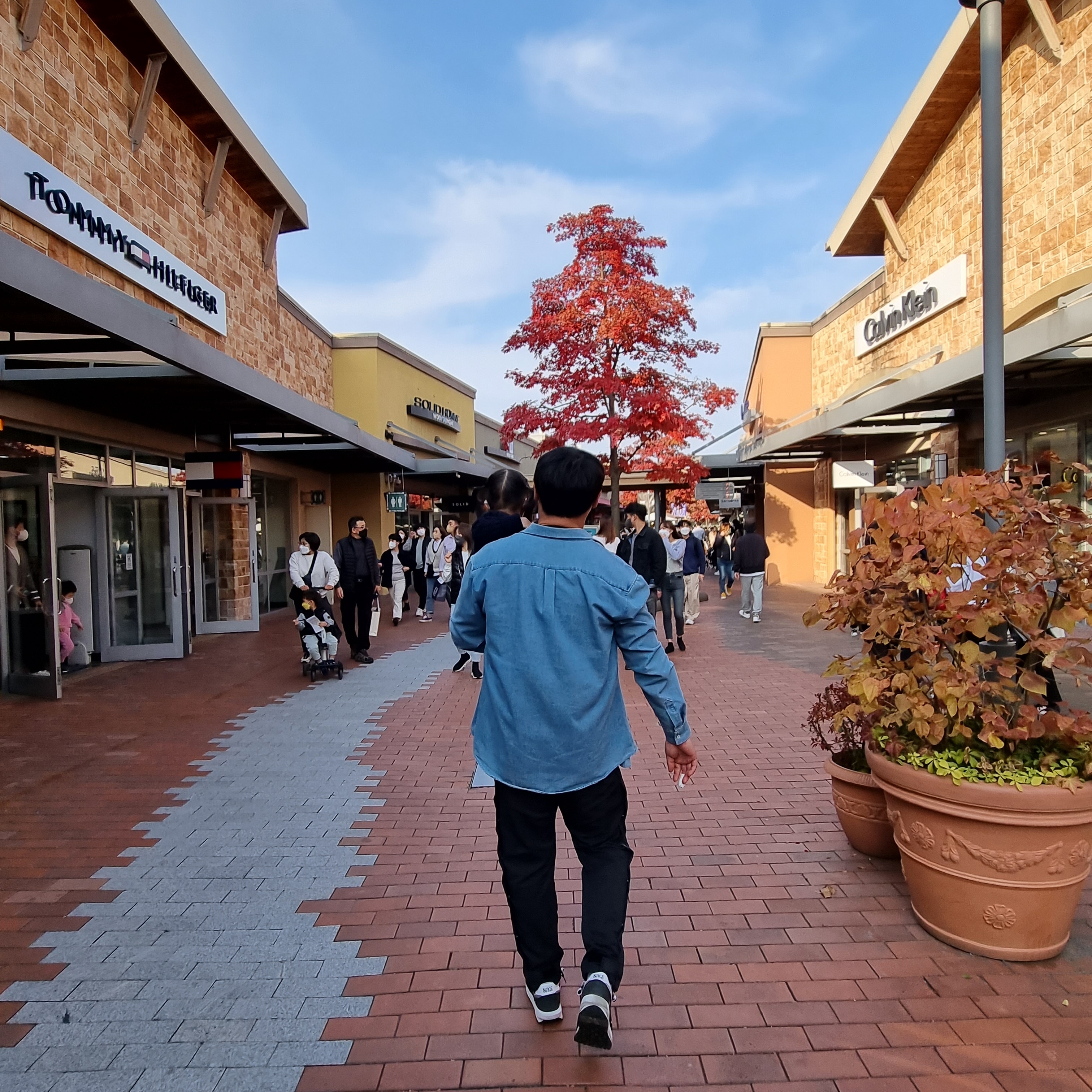 Nike x Fear of God Warm Up Pants Off Noir, Nike x Sacai LDWaffle Black 착용 스타일 - 3