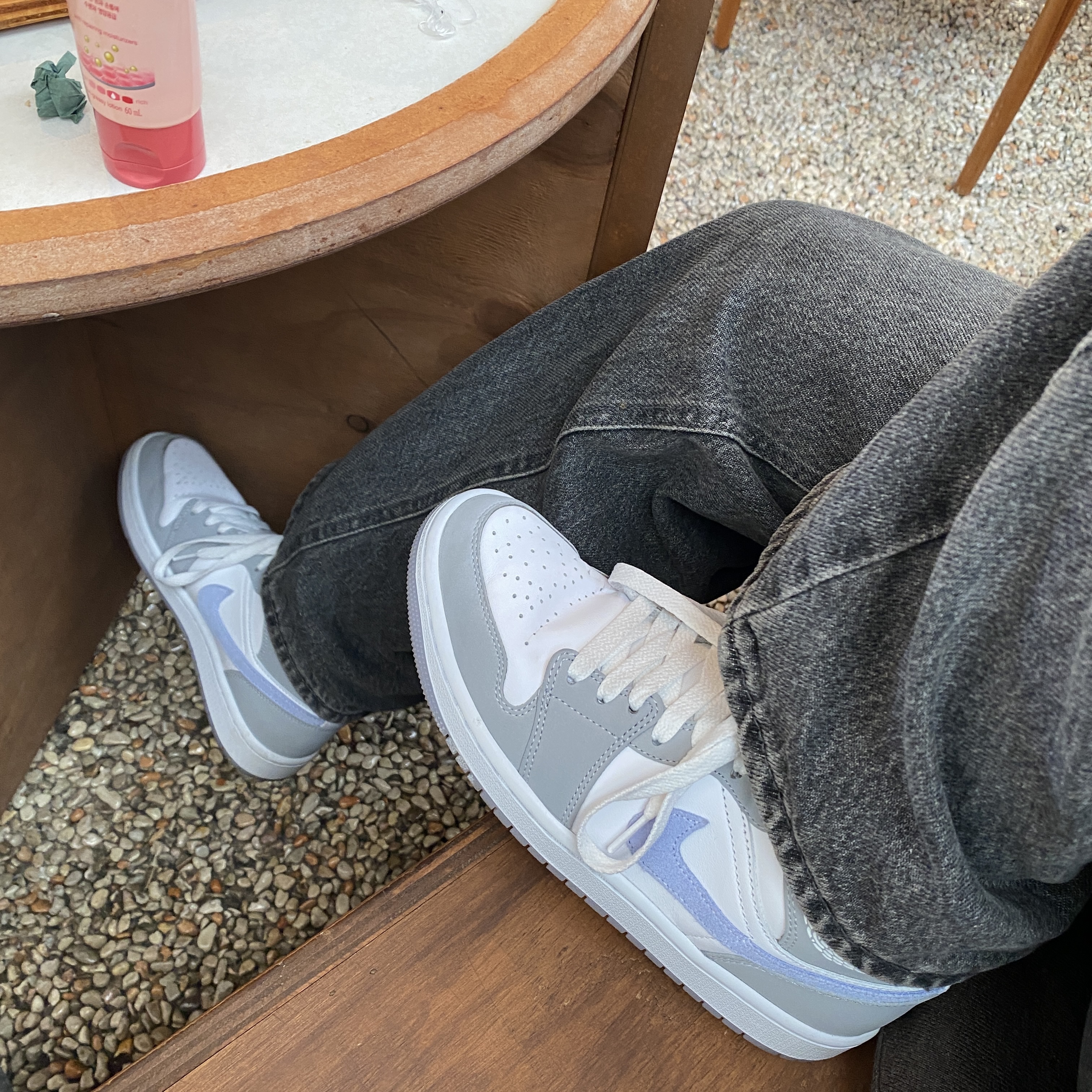 (W) Jordan 1 Mid Wolf Grey 착용 스타일 - 1