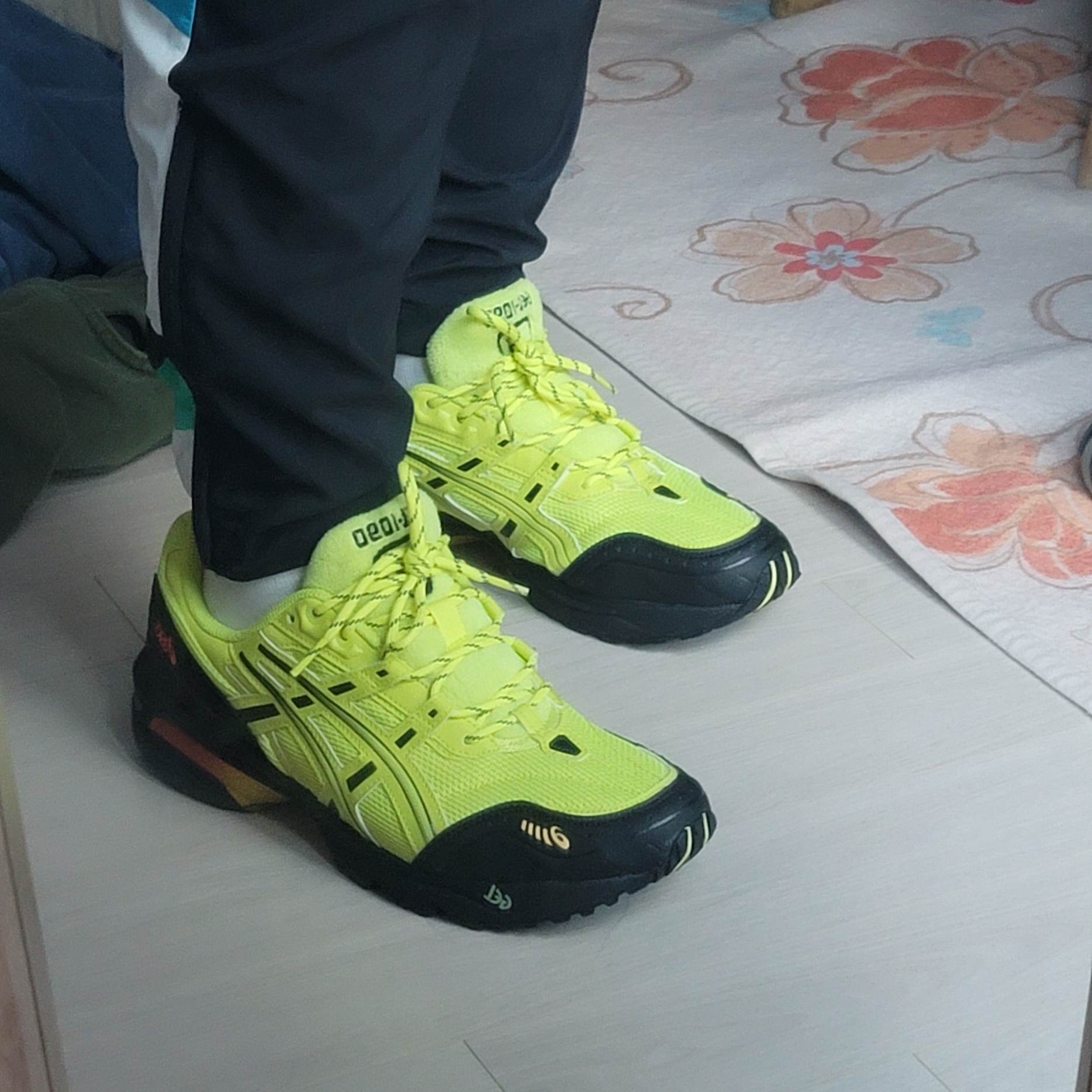 Asics x IAB Studio Gel-1090 Lime 착용 스타일