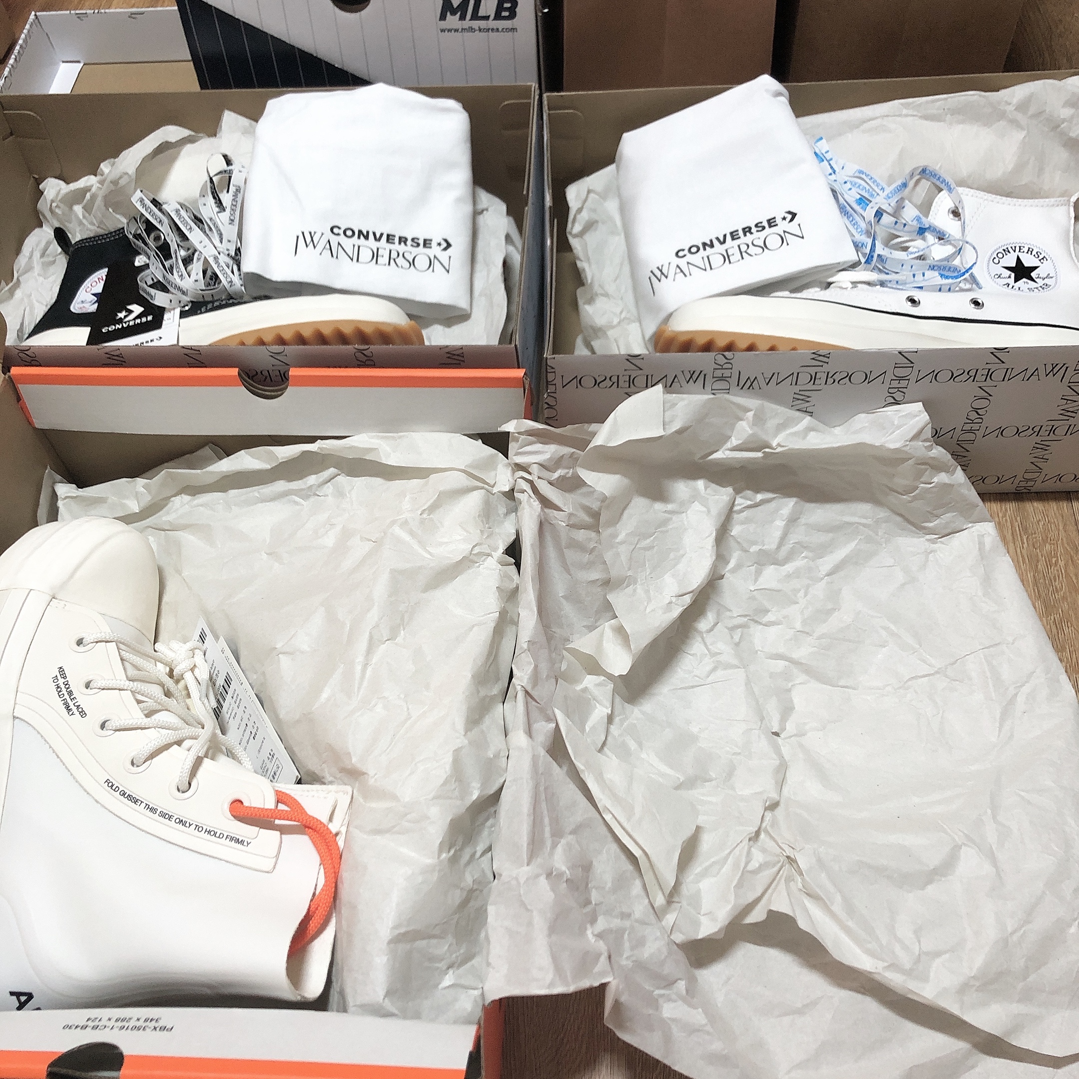 Converse x JW Anderson Run Star Hike Hi Black, Converse x JW Anderson Run Star Hike Hi White 착용 스타일 - 2