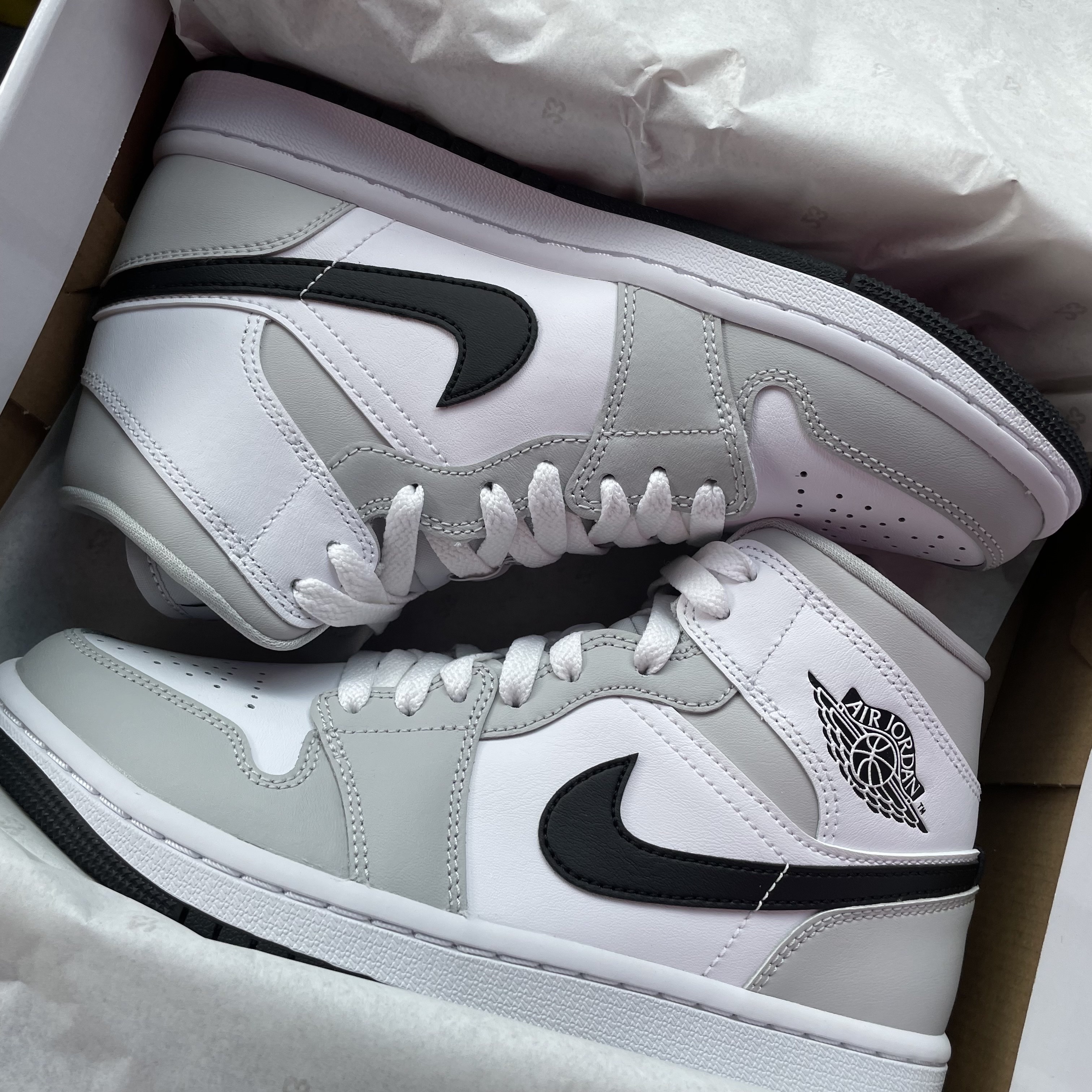 (W) Jordan 1 Mid Grey Fog 착용 스타일