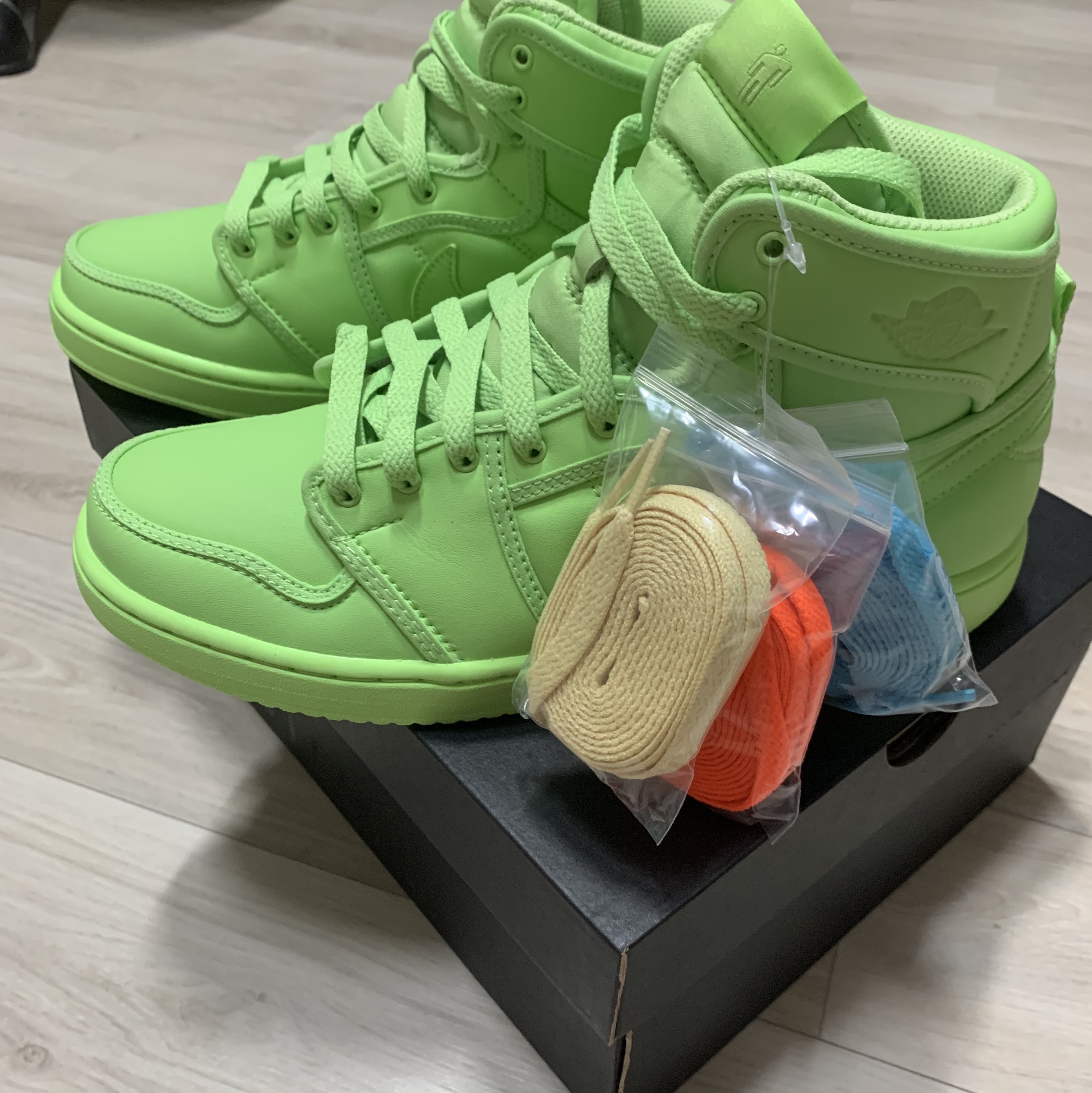 (W) Jordan 1 x Billie Eilish KO SP Lime Green 착용 스타일
