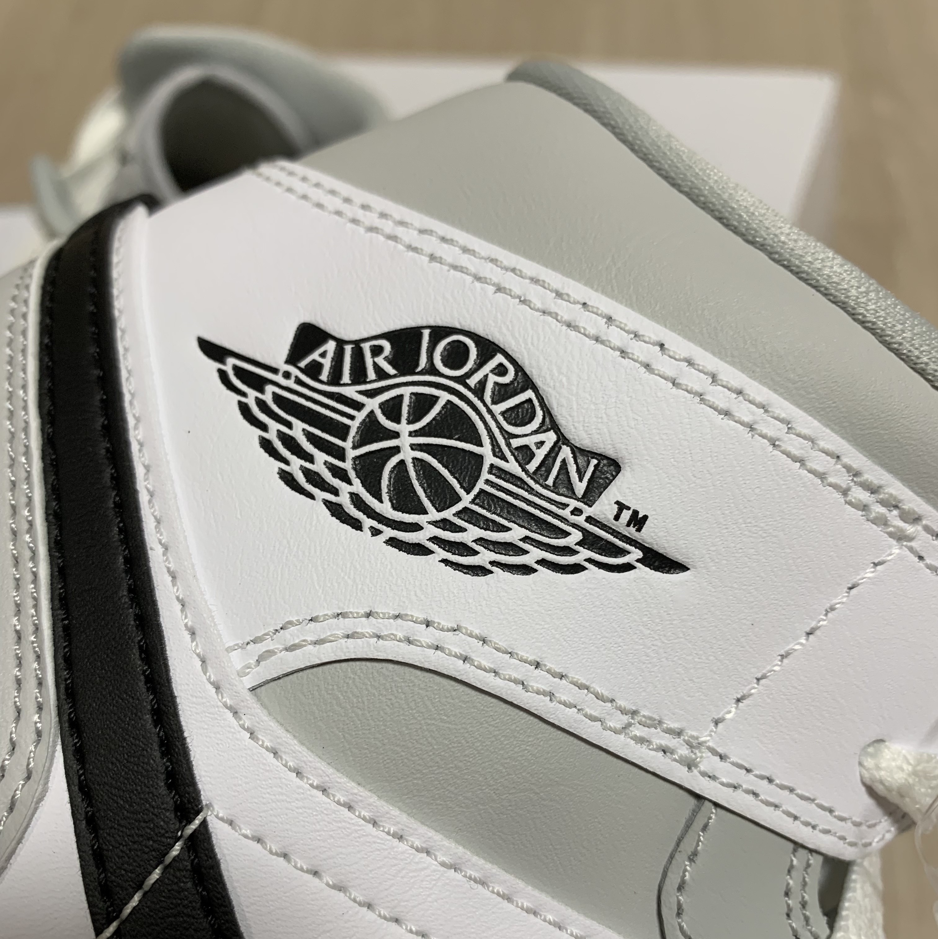 (W) Jordan 1 Mid Grey Fog 착용 스타일 - 5