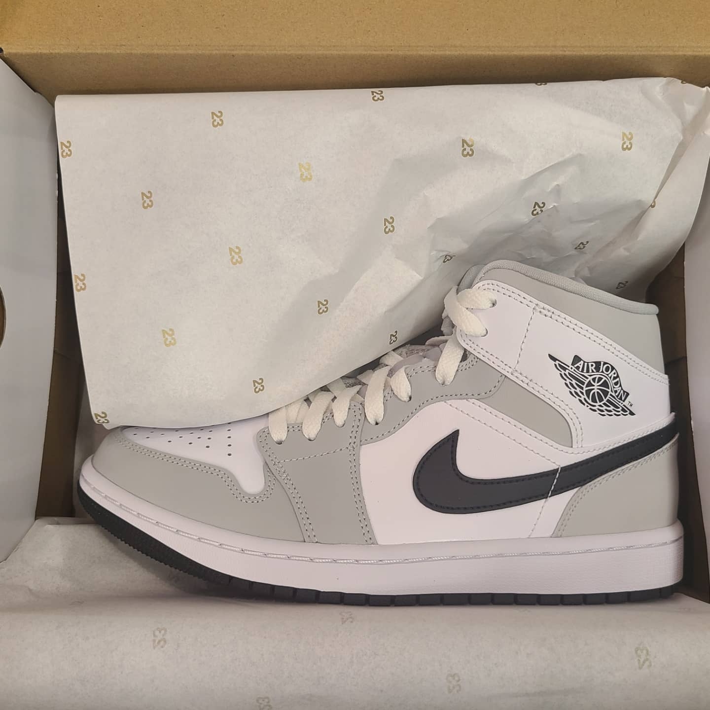 (W) Jordan 1 Mid Grey Fog 착용 스타일 - 2