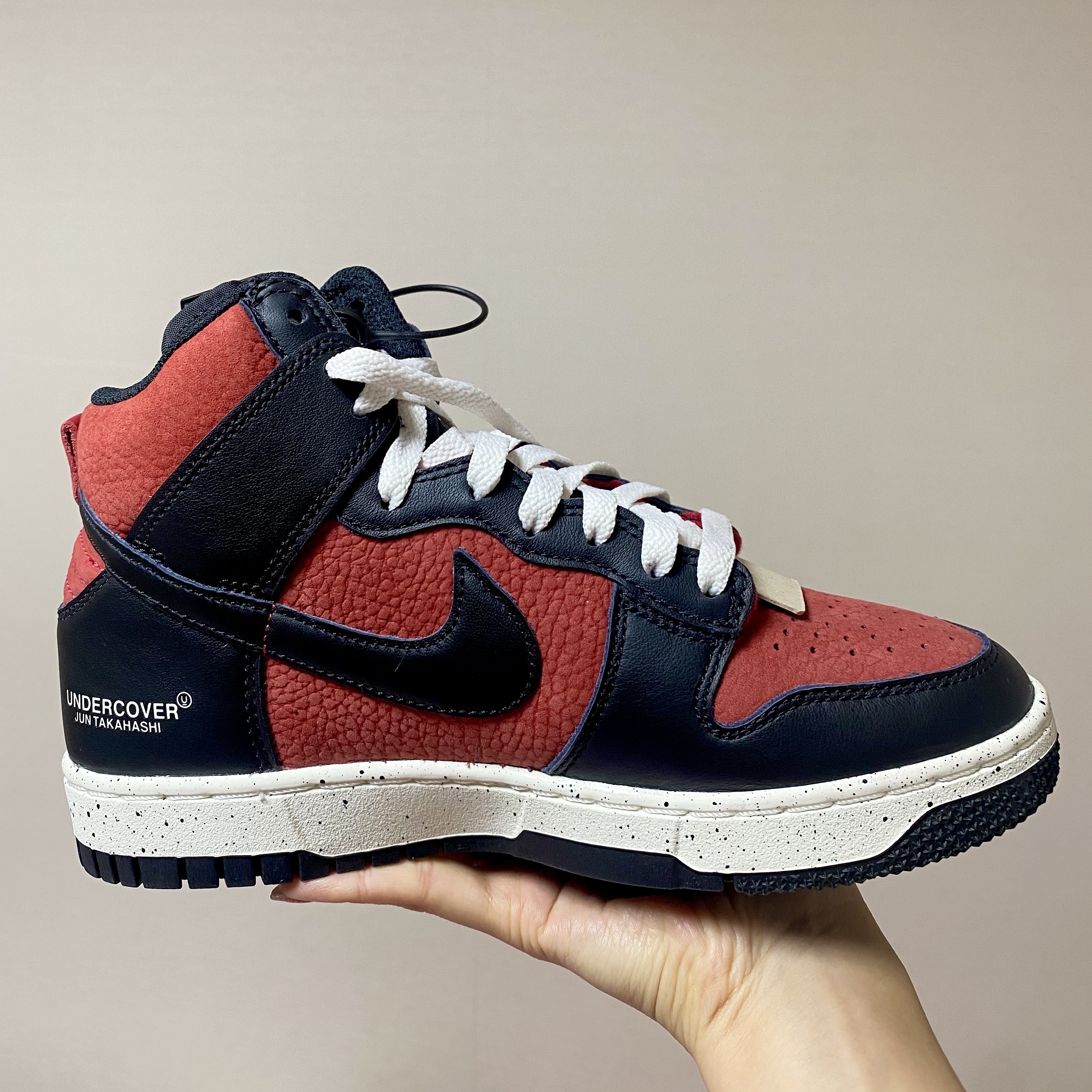 Nike x Undercover Dunk High 1985 Gym Red 착용 스타일
