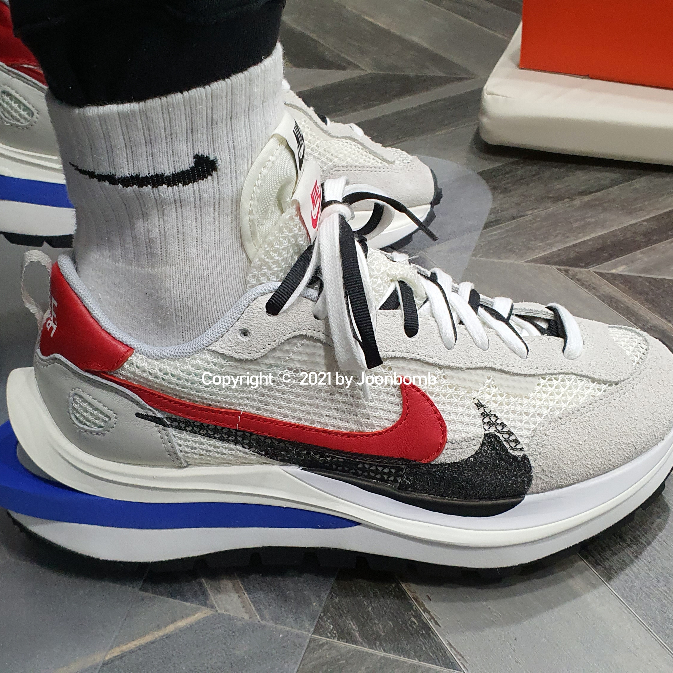 Nike x Sacai VaporWaffle Royal Fuchsia 착용 스타일