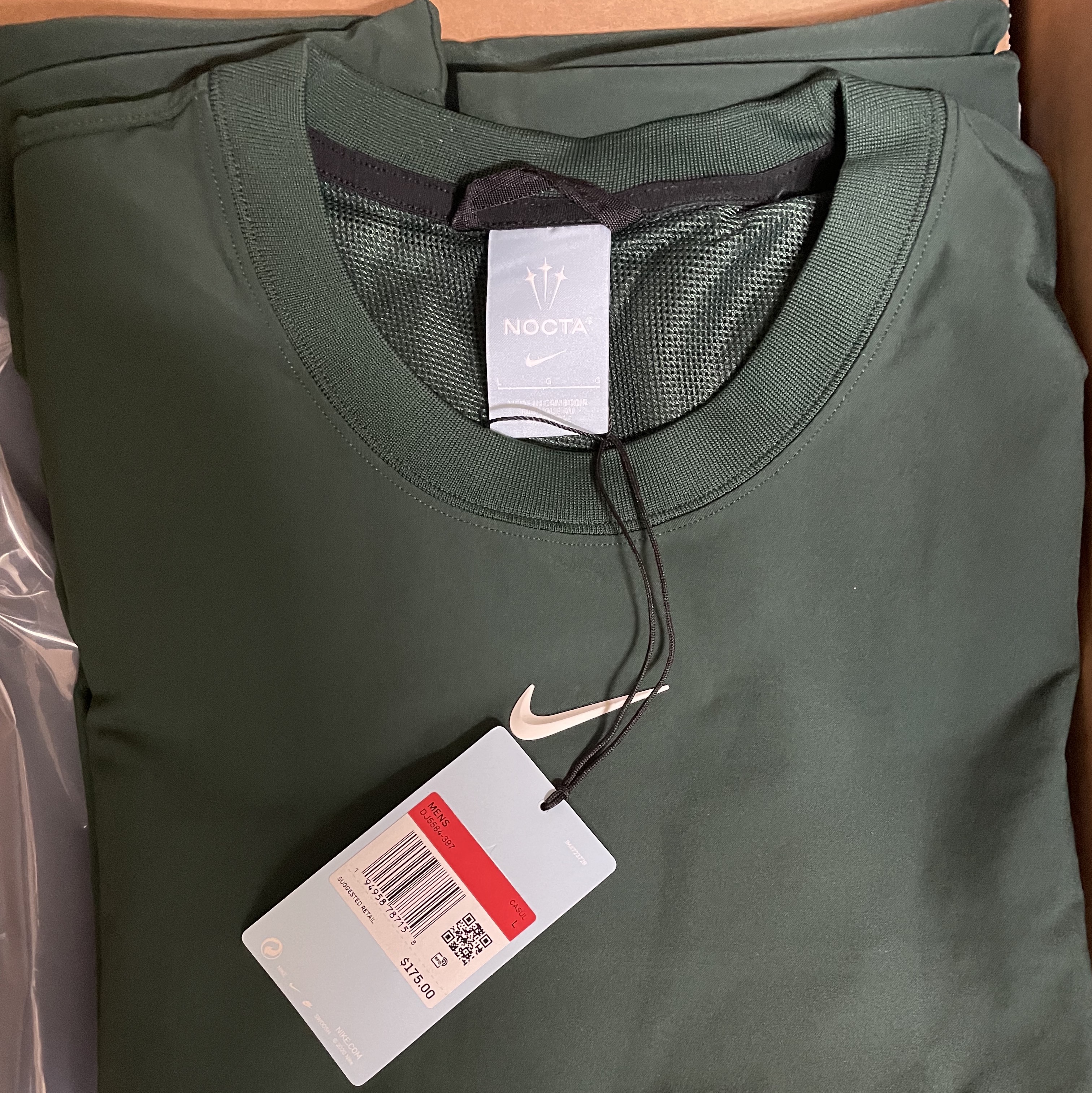 Nike x Drake Nocta Golf Crewneck Top Green - US/EU, Nike x Drake Nocta Golf Crewneck Top Green - Asia 착용 스타일