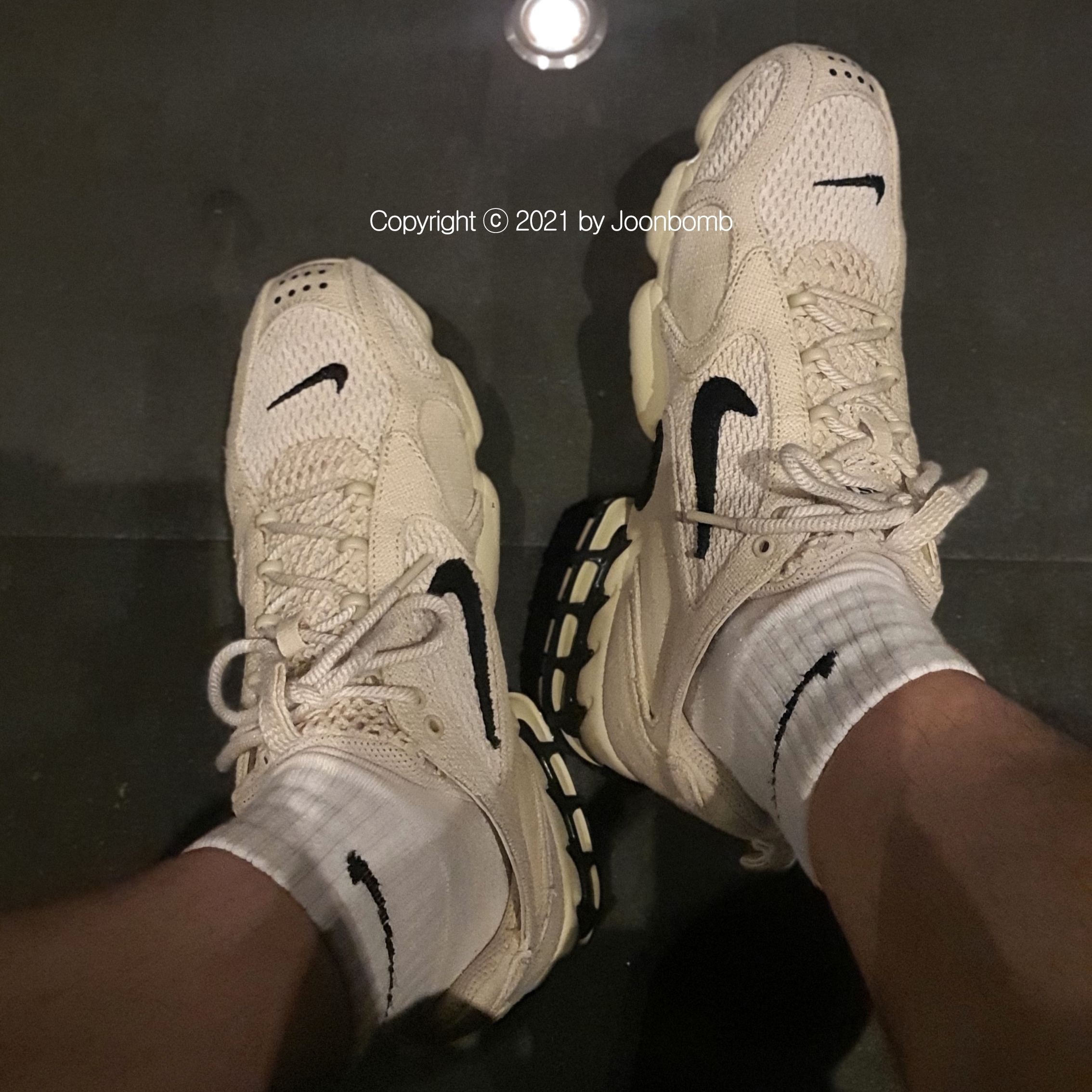 Nike x Stussy Air Zoom Spiridon Cage 2 Fossil 착용 스타일