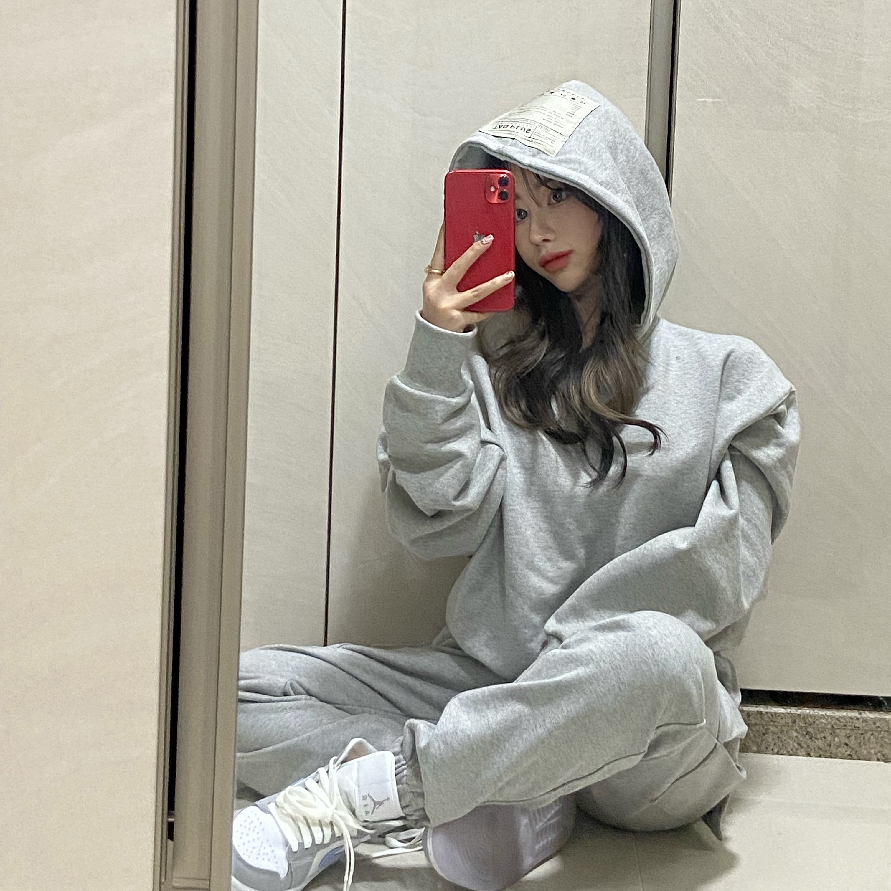 (W) Jordan 1 Mid Wolf Grey 착용 스타일 - 2