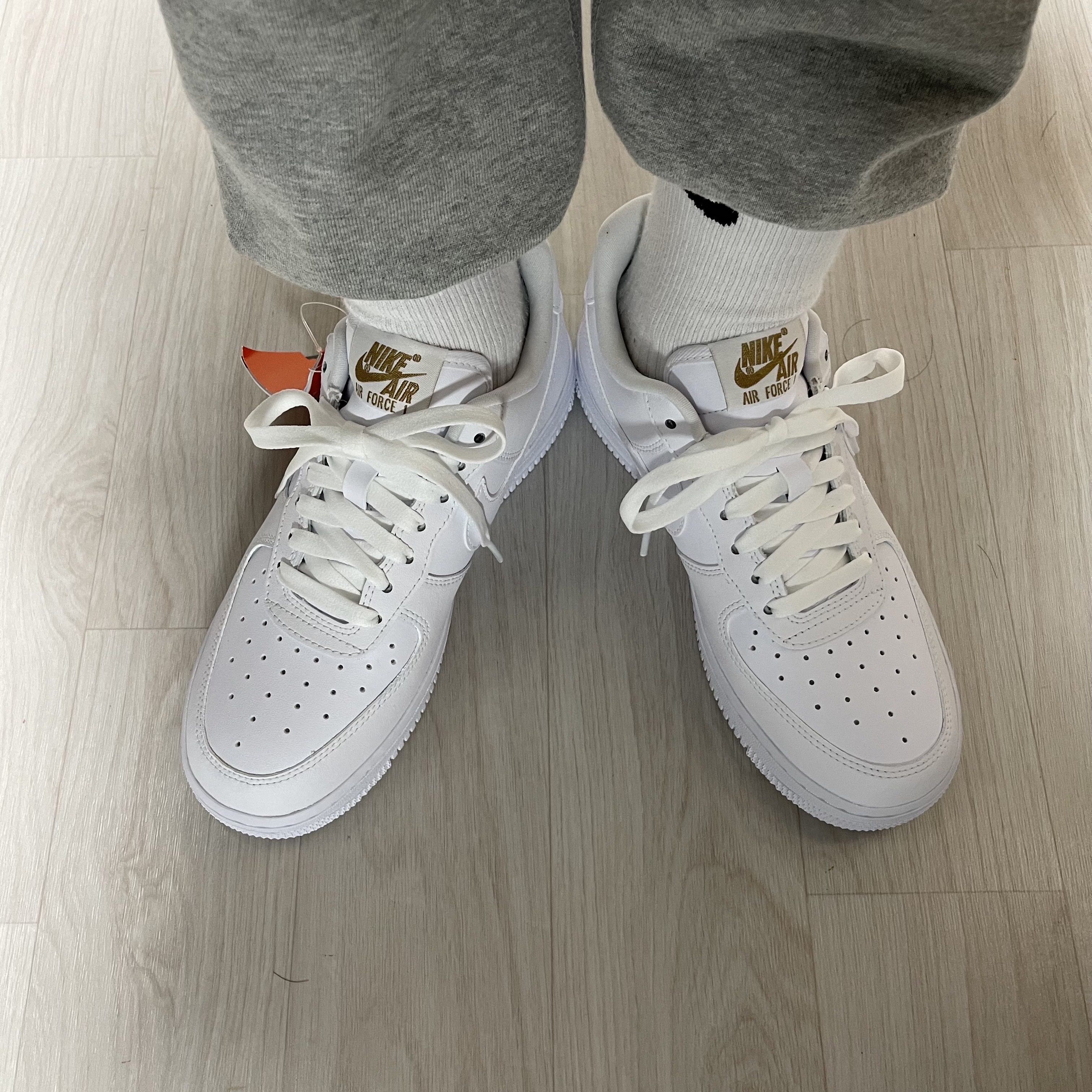 (W) Nike Air Force 1 '07 LX White Pendant 착용 스타일 - 4