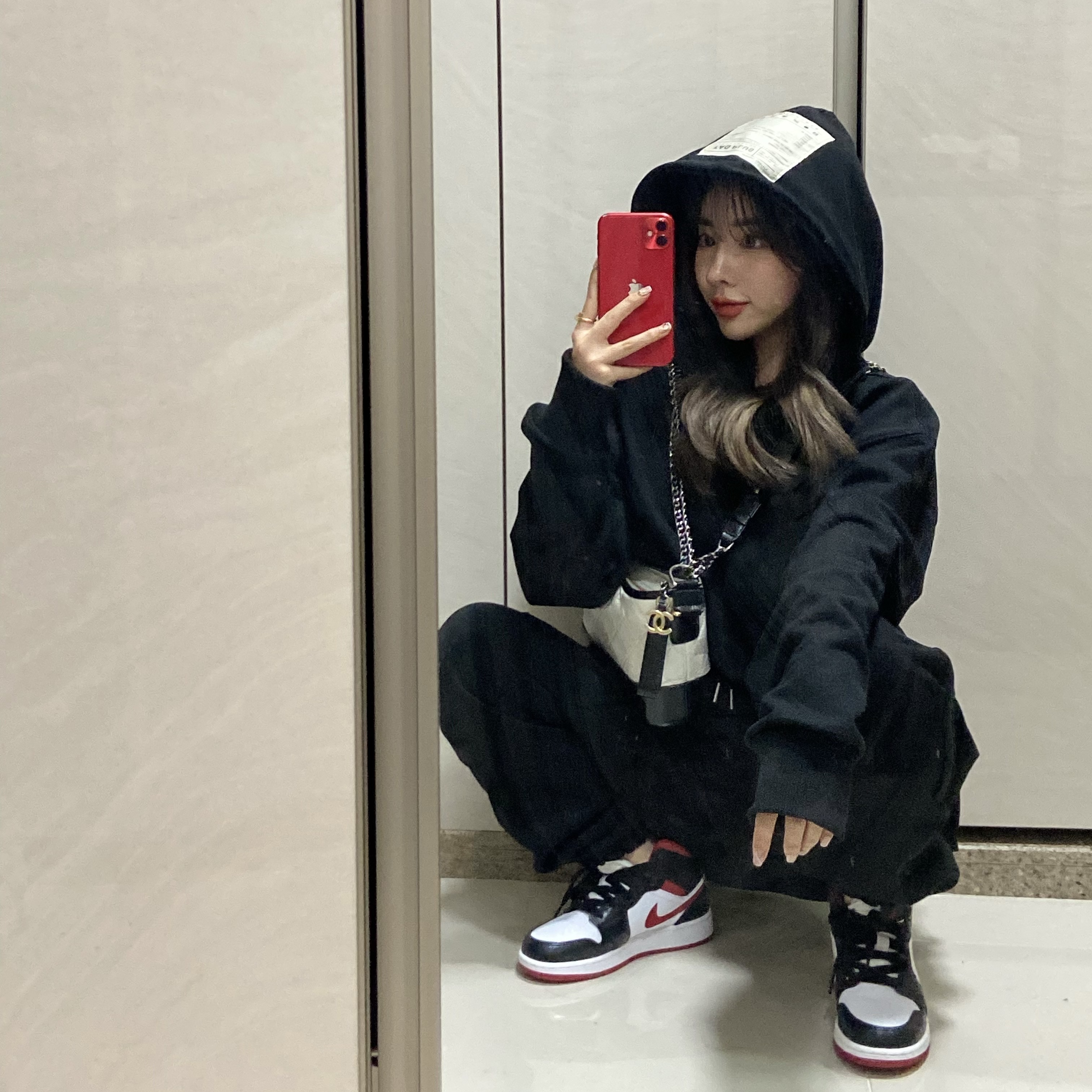 Jordan 1 Mid Gym Red Black White, (GS) Jordan 1 Mid Gym Red Black White 착용 스타일 - 2