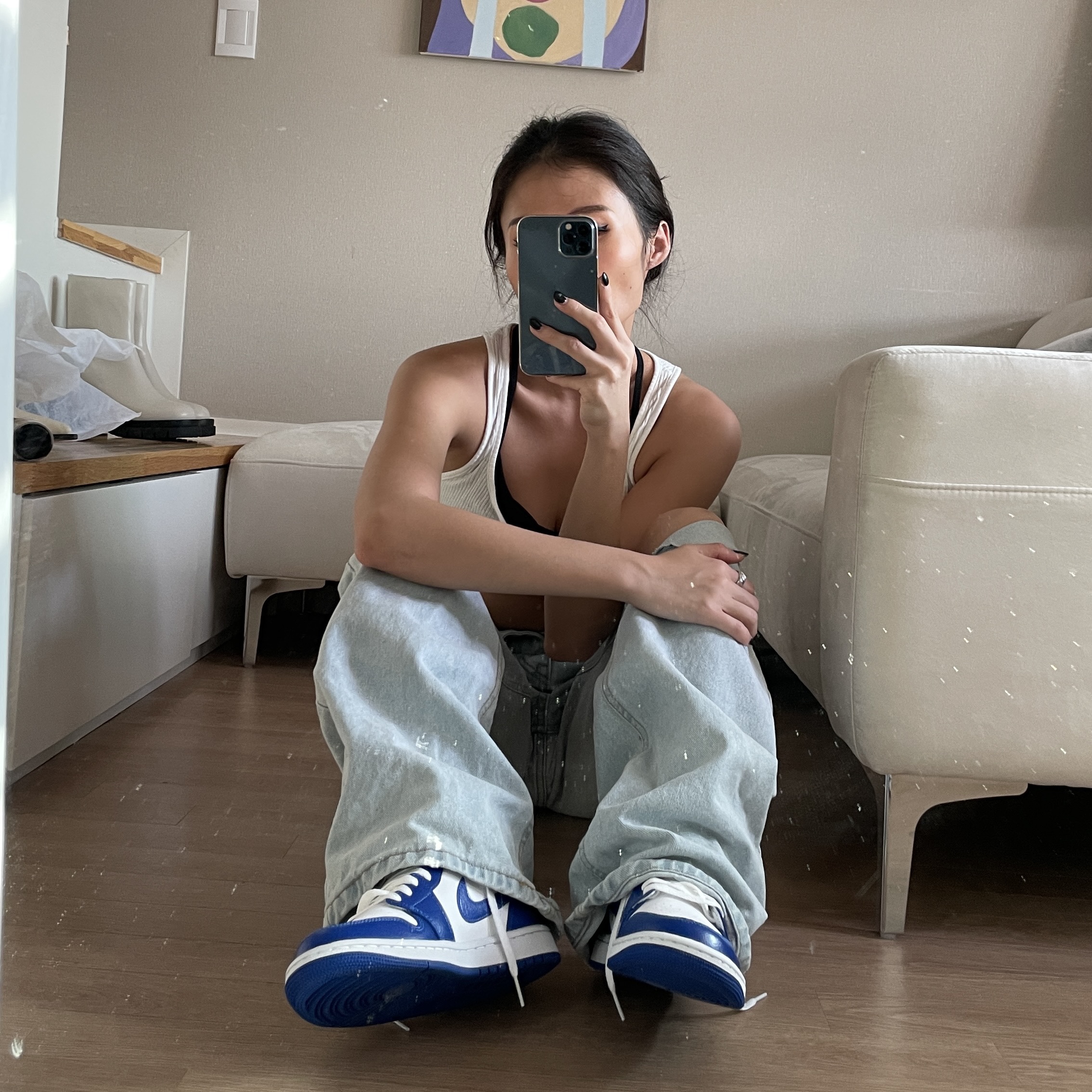 (W) Jordan 1 Mid White Hyper Royal 착용 스타일