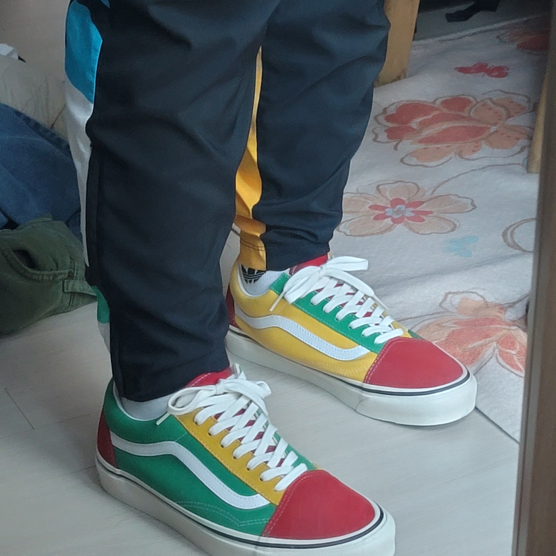 Vans Old Skool 36 DX Anaheim Factory Red Emerald Yellow 착용 스타일