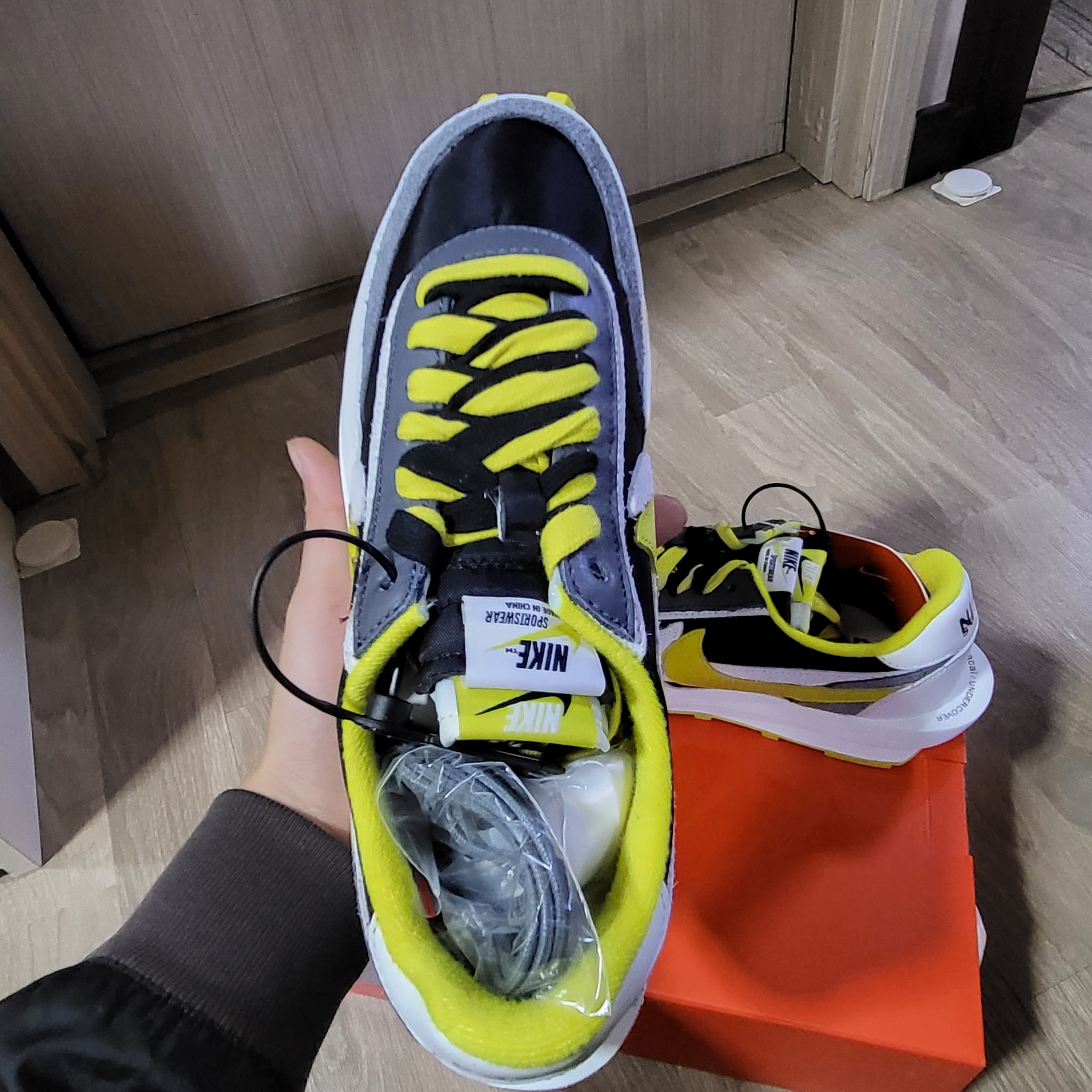 Nike x Sacai x Undercover LDWaffle Black Bright Citron, Nike x Sacai x Undercover LDWaffle Night Maroon Team Royal 착용 스타일 - 2