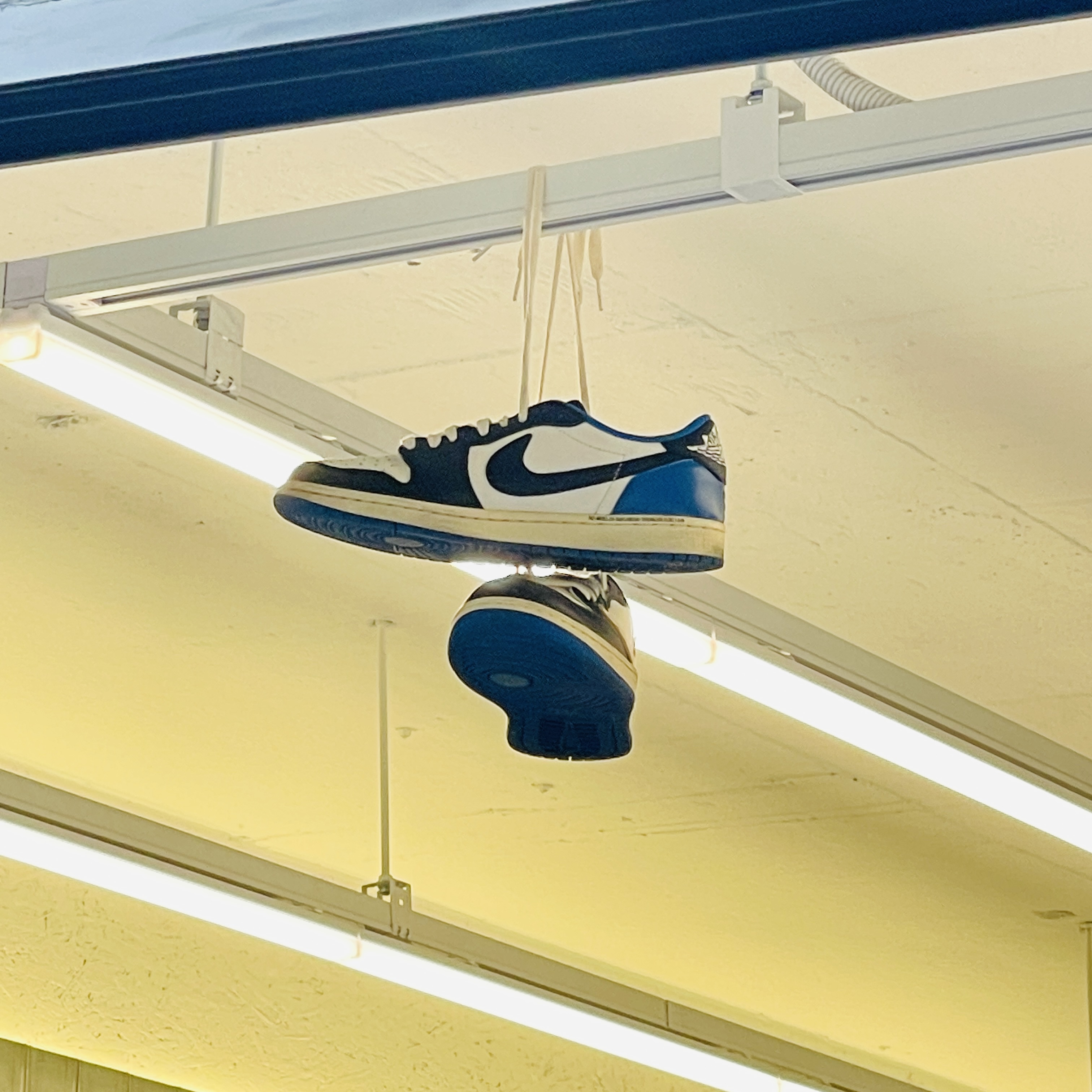 Jordan 1 x Travis Scott x Fragment Retro High OG SP Military Blue, Jordan 1 x Travis Scott x Fragment Retro Low OG SP Military Blue 착용 스타일 - 4