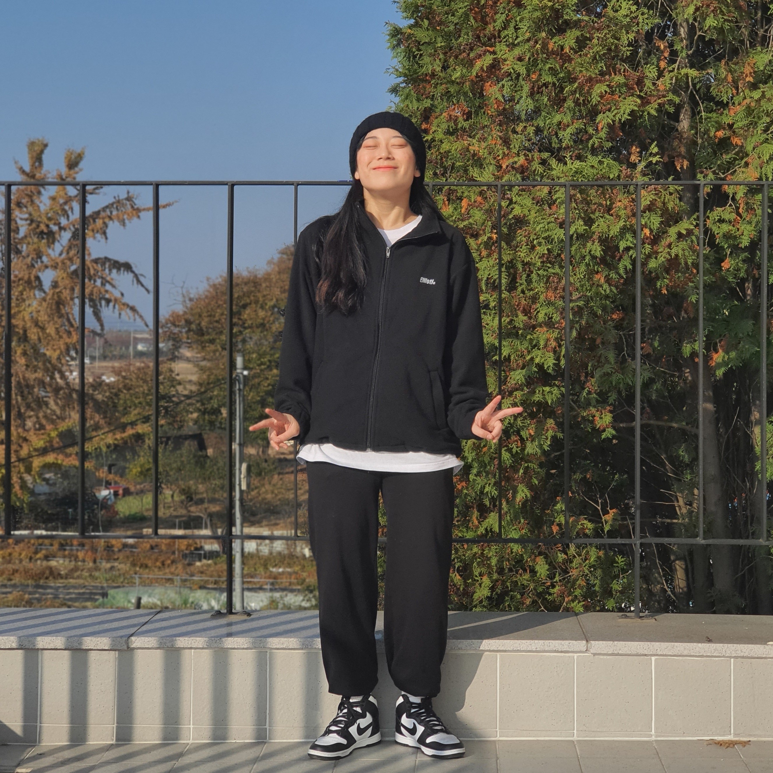 (W) Nike Dunk High Black and White 착용 스타일 - 3