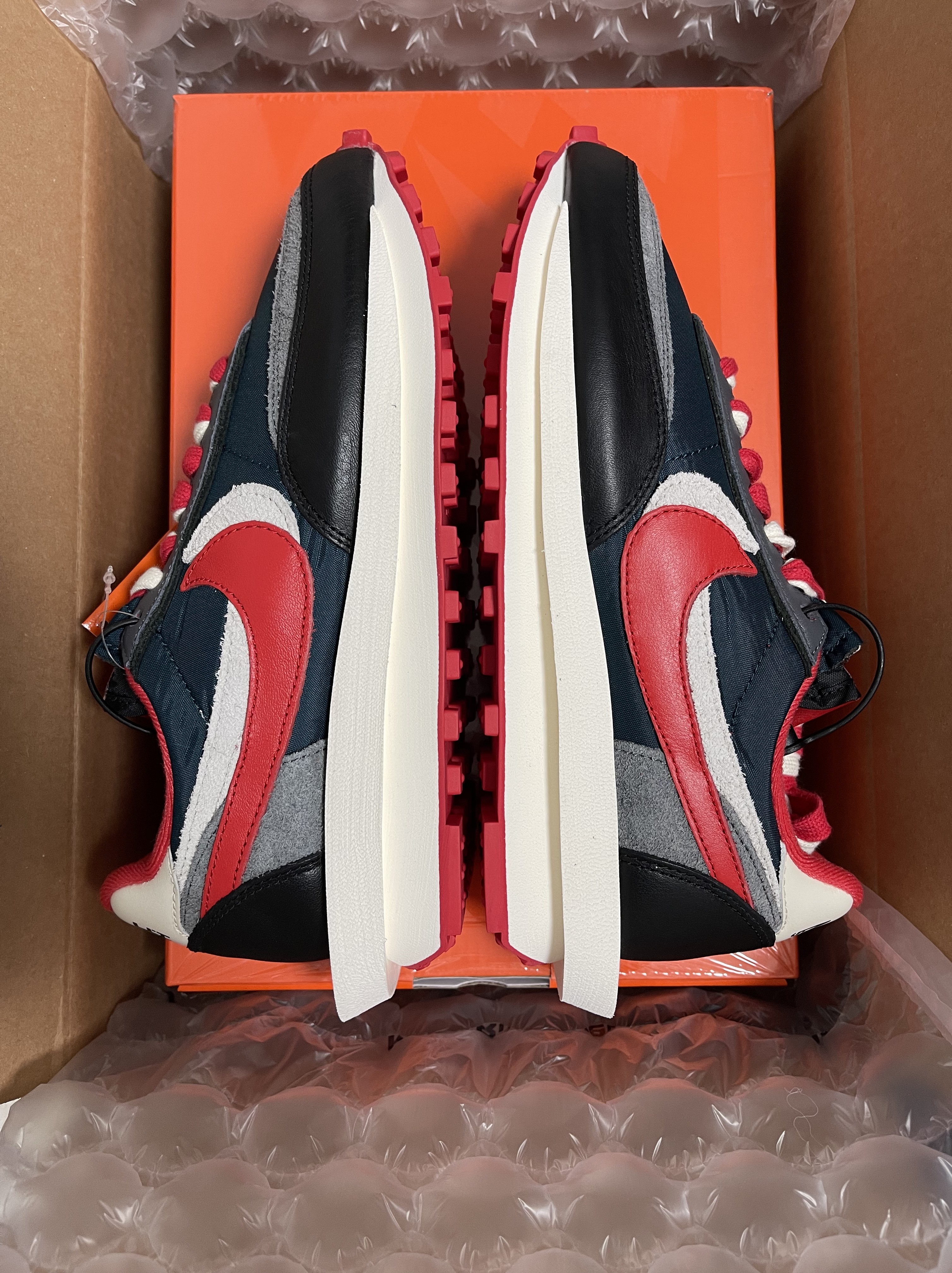 Nike x Sacai x Undercover LDWaffle Midnight Spruce University Red 착용 스타일