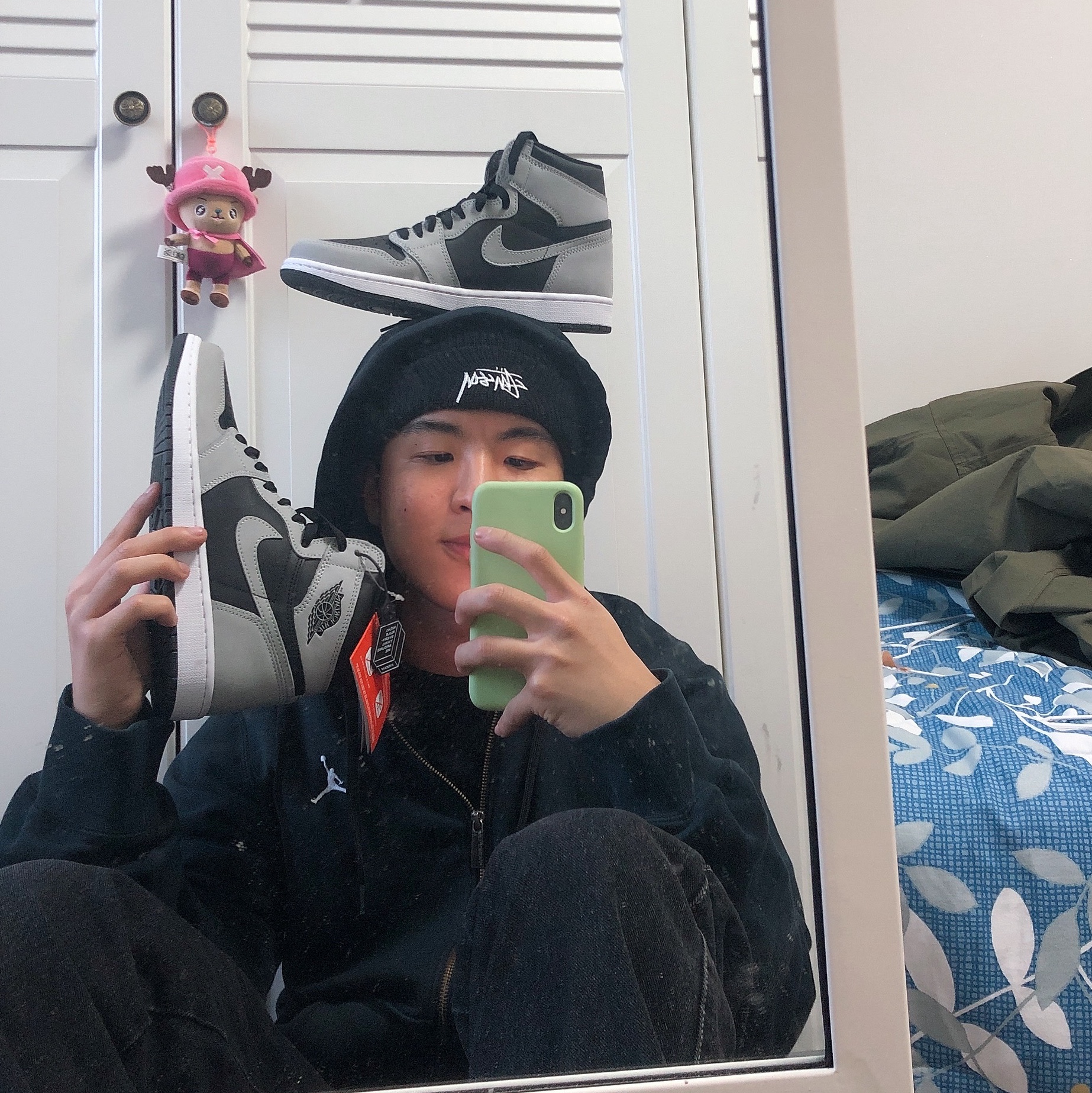 Jordan 1 Retro High OG Shadow 2.0, Stussy Basic Cuff Beanie Black 착용 스타일 - 2