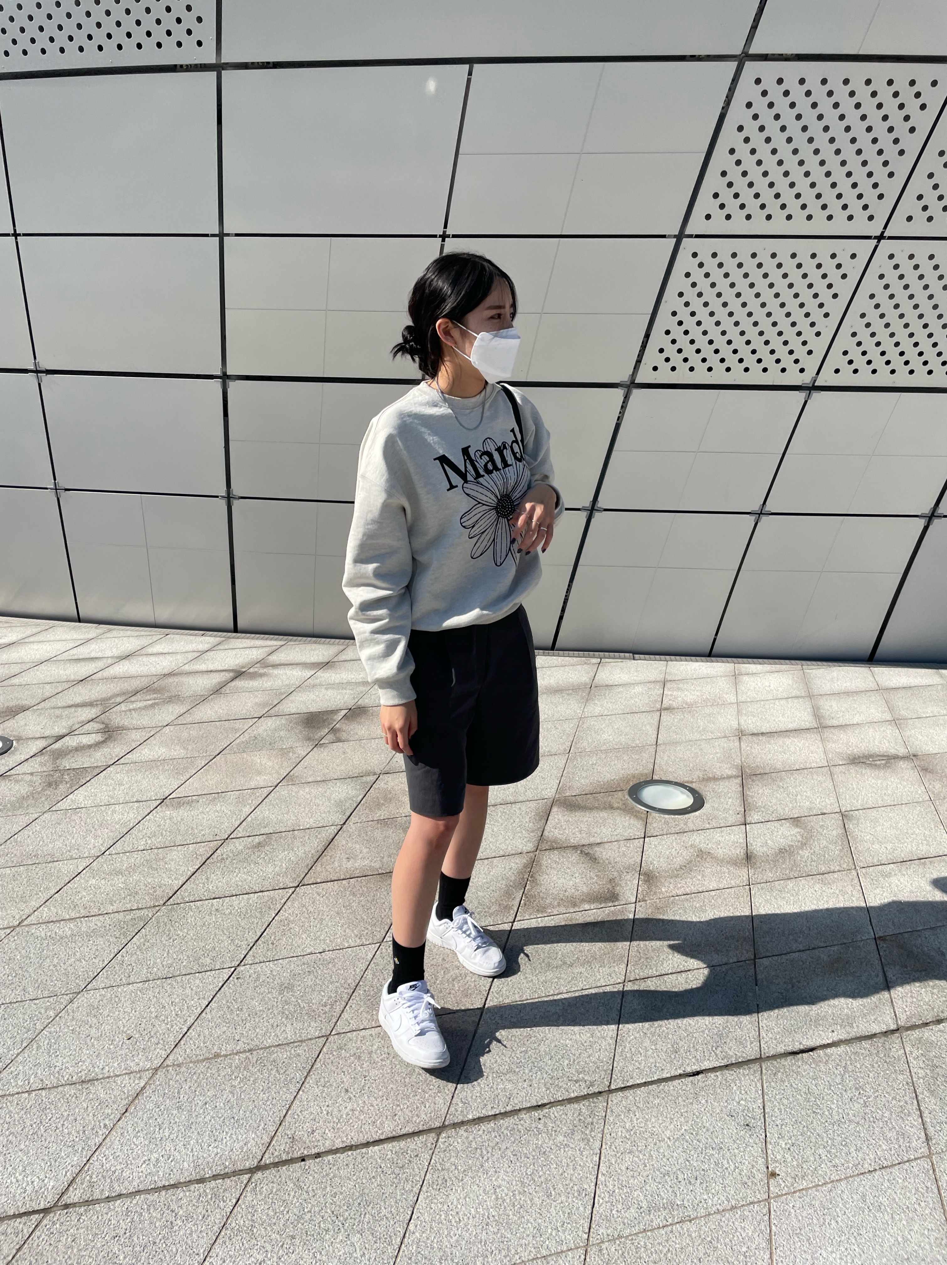 (W) Nike Dunk Low Triple White 착용 스타일 - 1