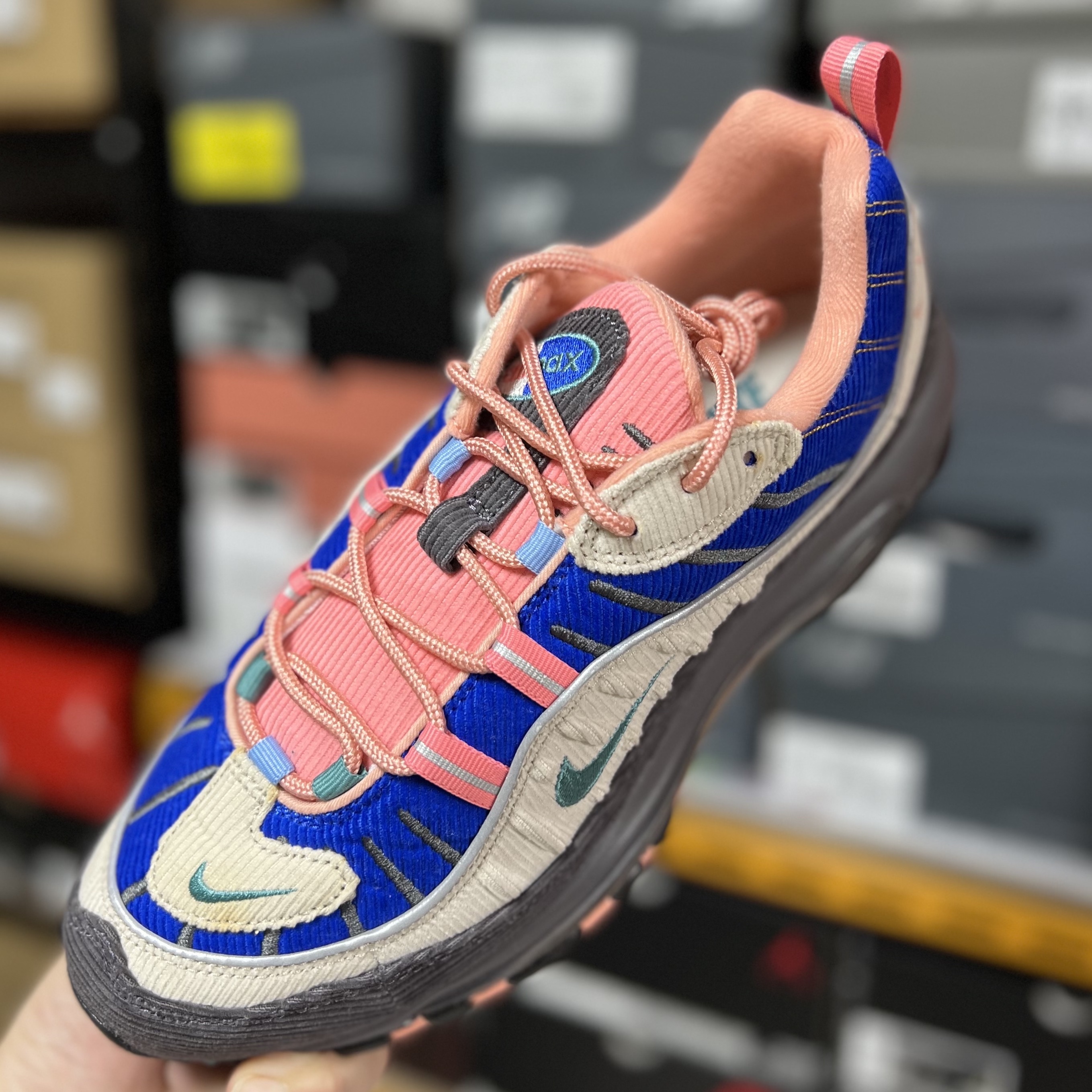 Nike Air Max 98 Corduroy Desert Sand 착용 스타일 - 1