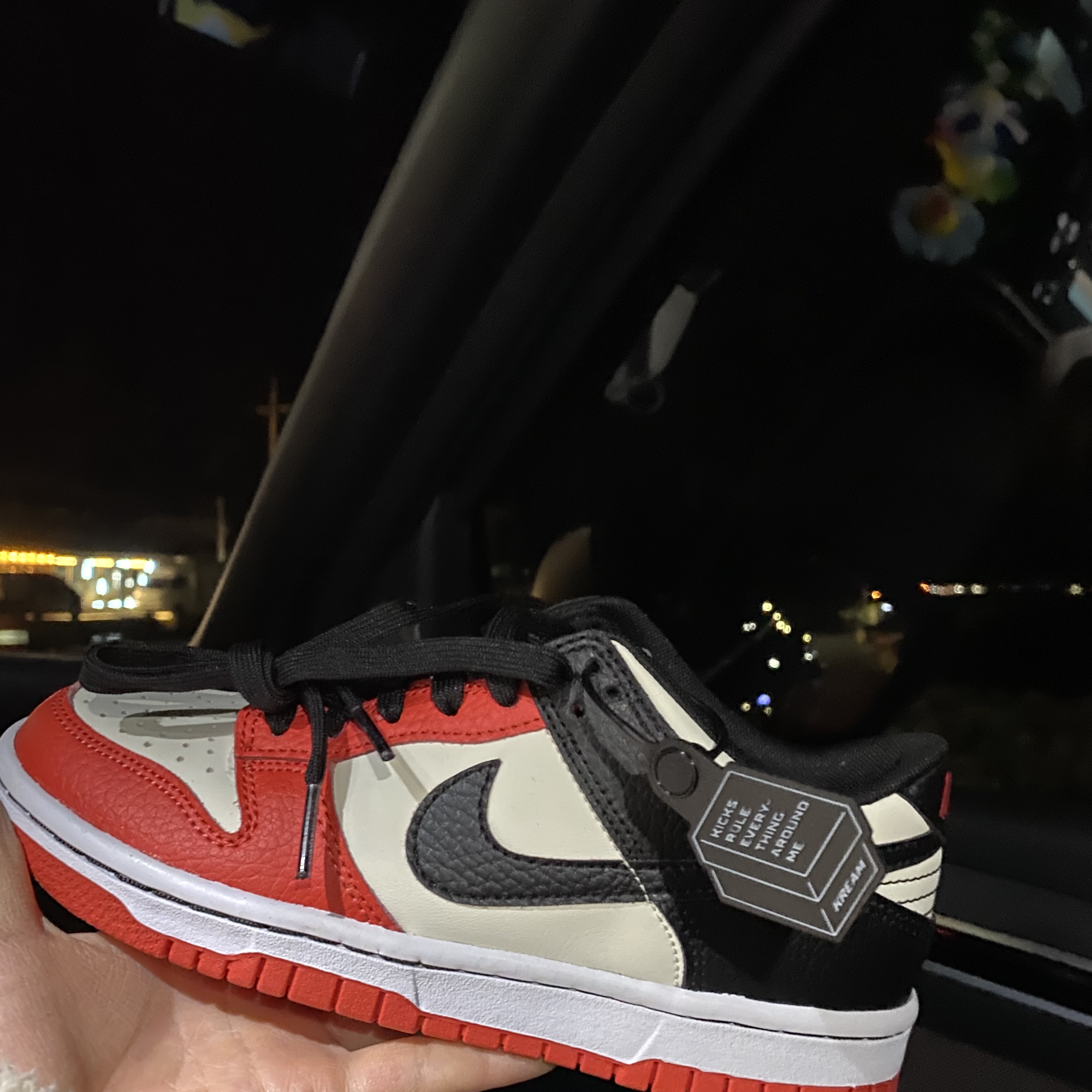 (GS) Nike x NBA Dunk Low Black and Chile Red 착용 스타일