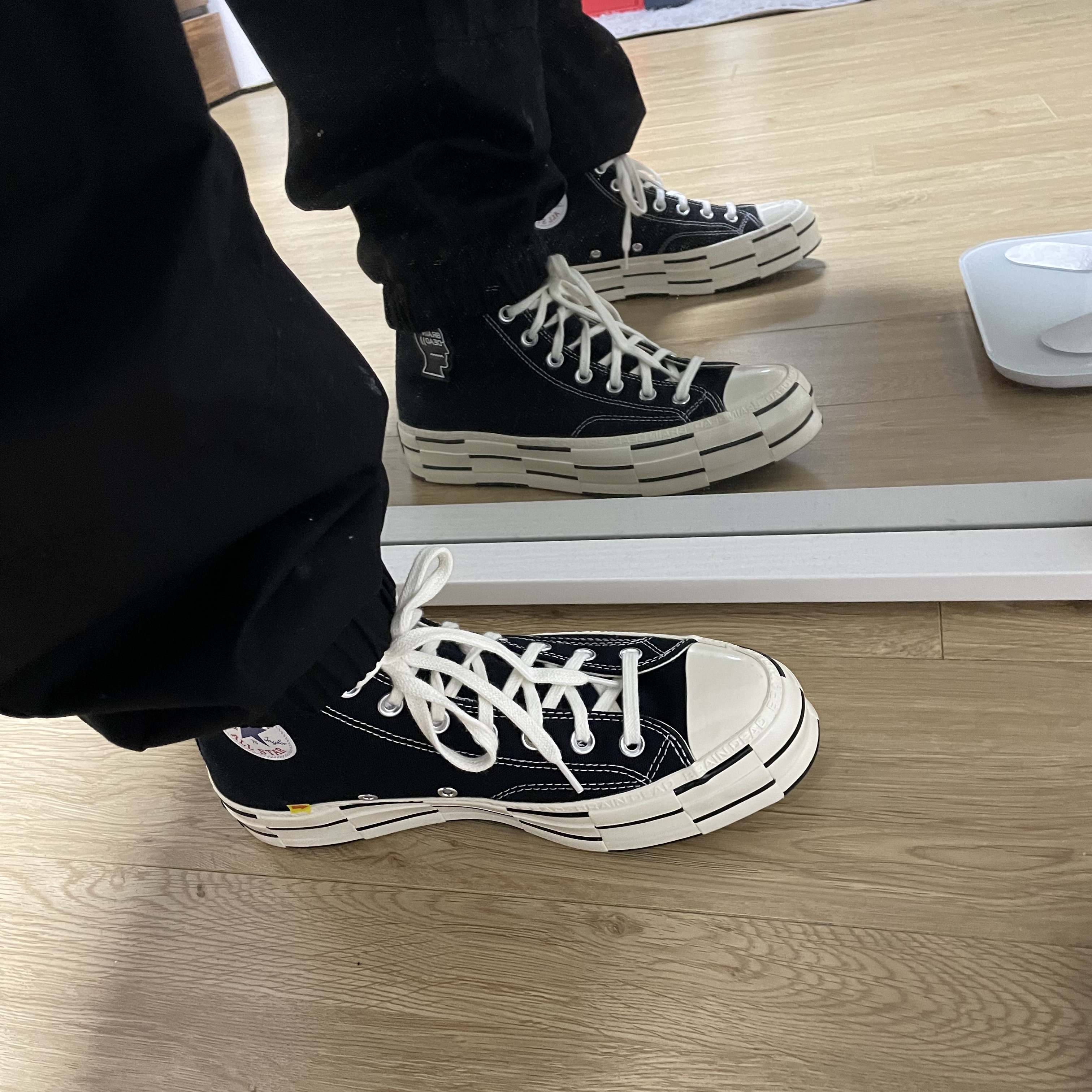 Converse x Brain Dead Chuck 70 Hi Black 착용 스타일 - 3