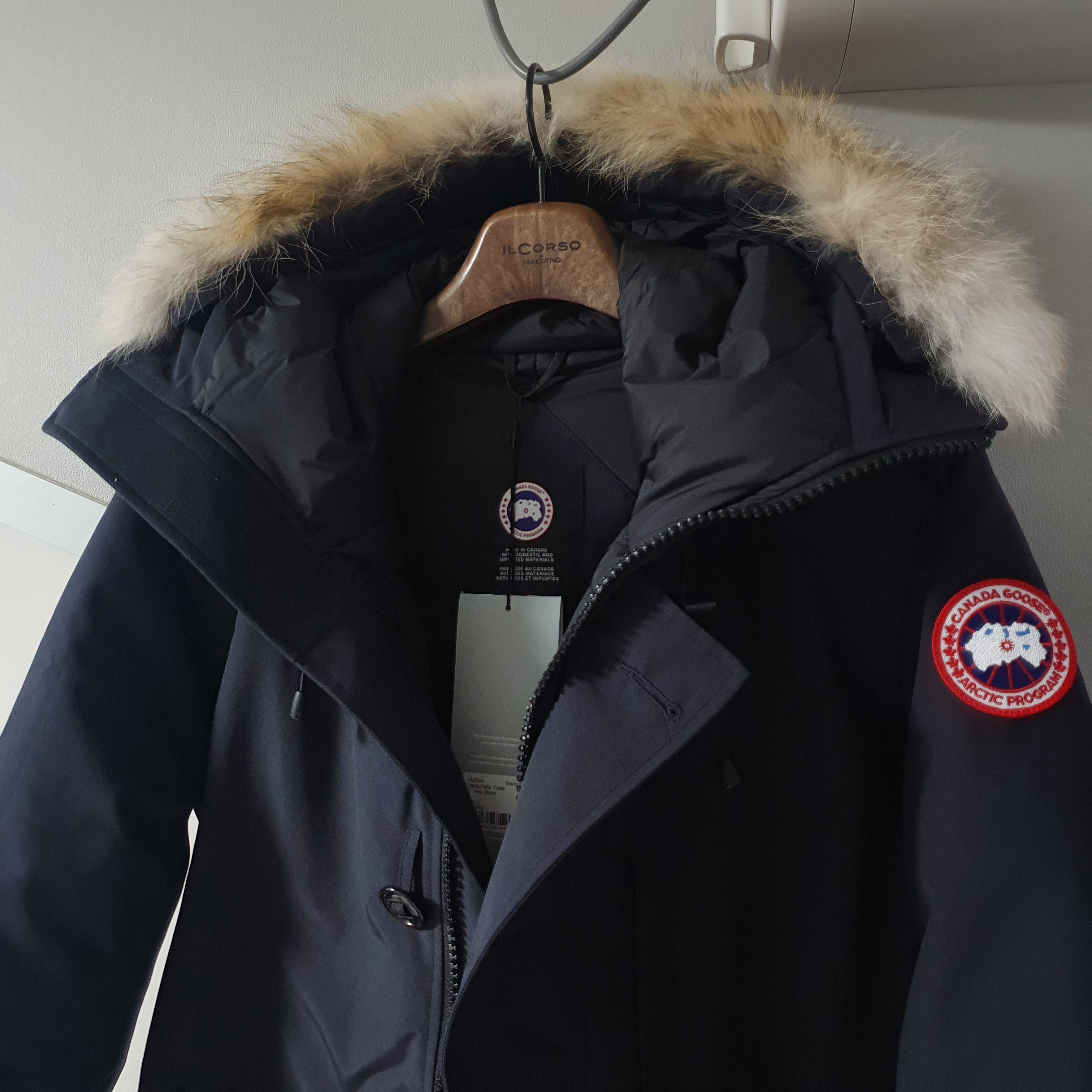 Canada Goose Chateau Parka Black Label Navy 착용 스타일 - 2