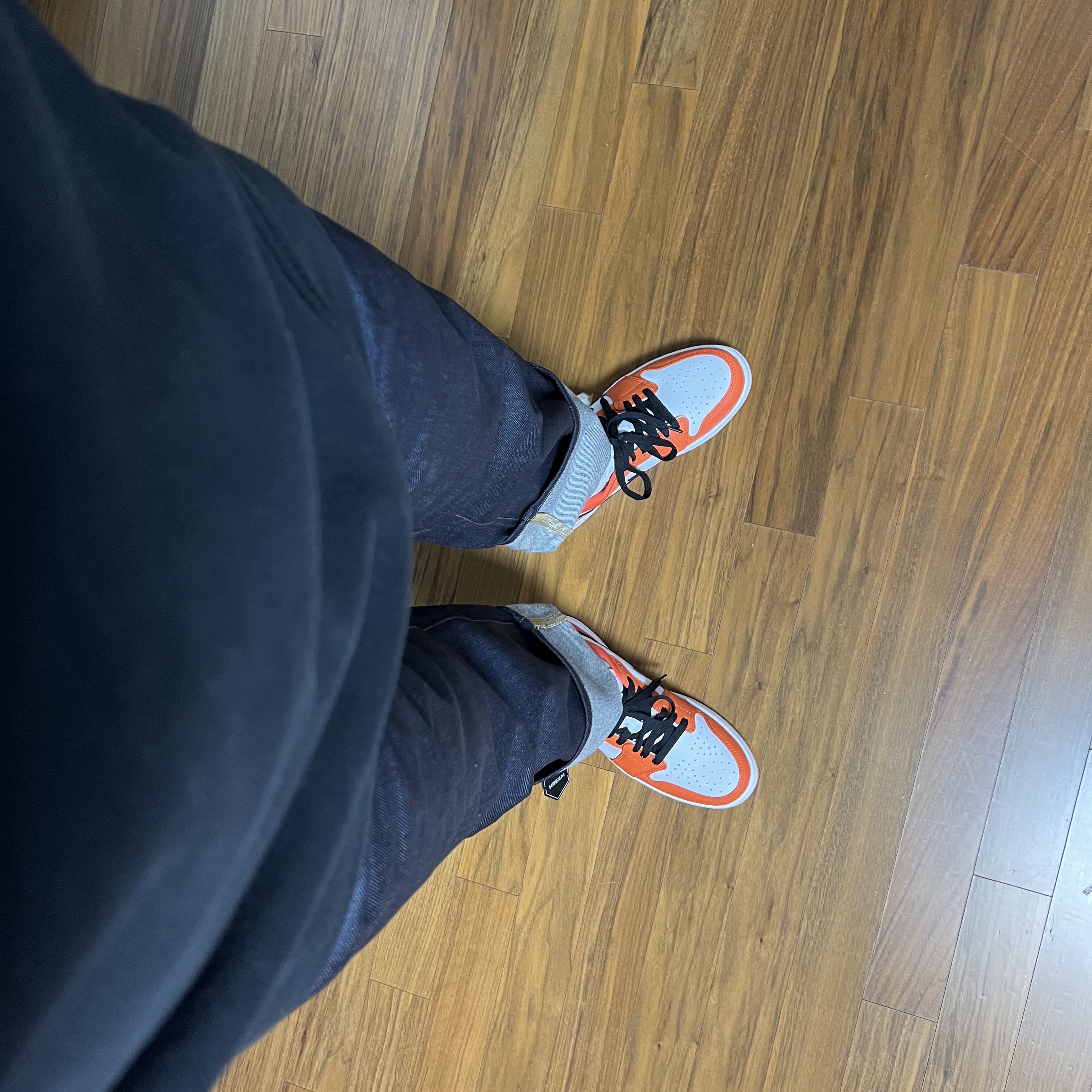 Jordan 1 Low OG Starfish, Stone Island 63020 Crewneck Sweatshirt Black - 21FW 착용 스타일 - 3