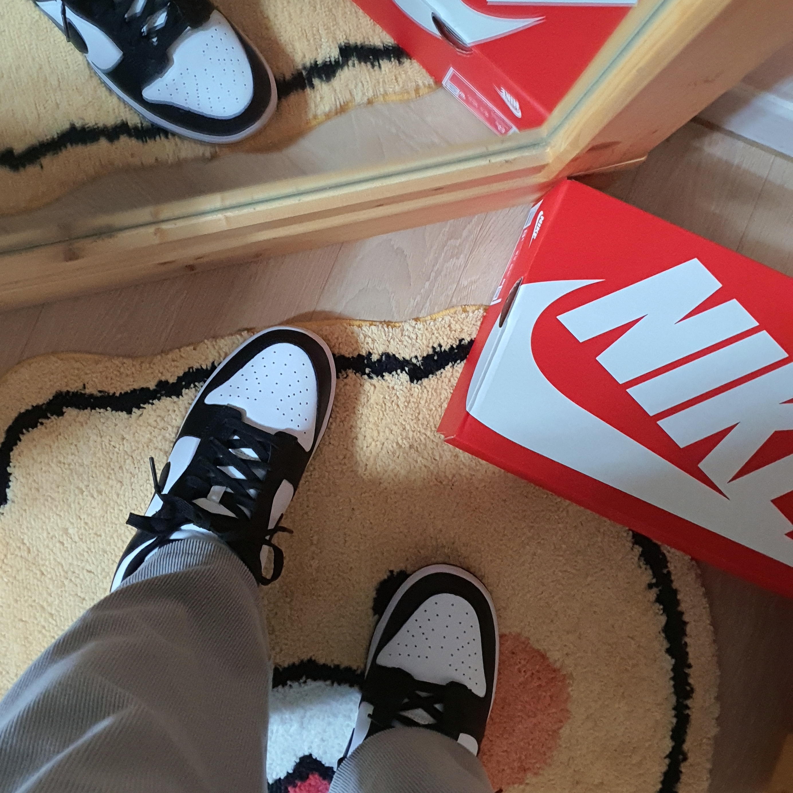 Nike Dunk Low Retro Black 착용 스타일 - 2