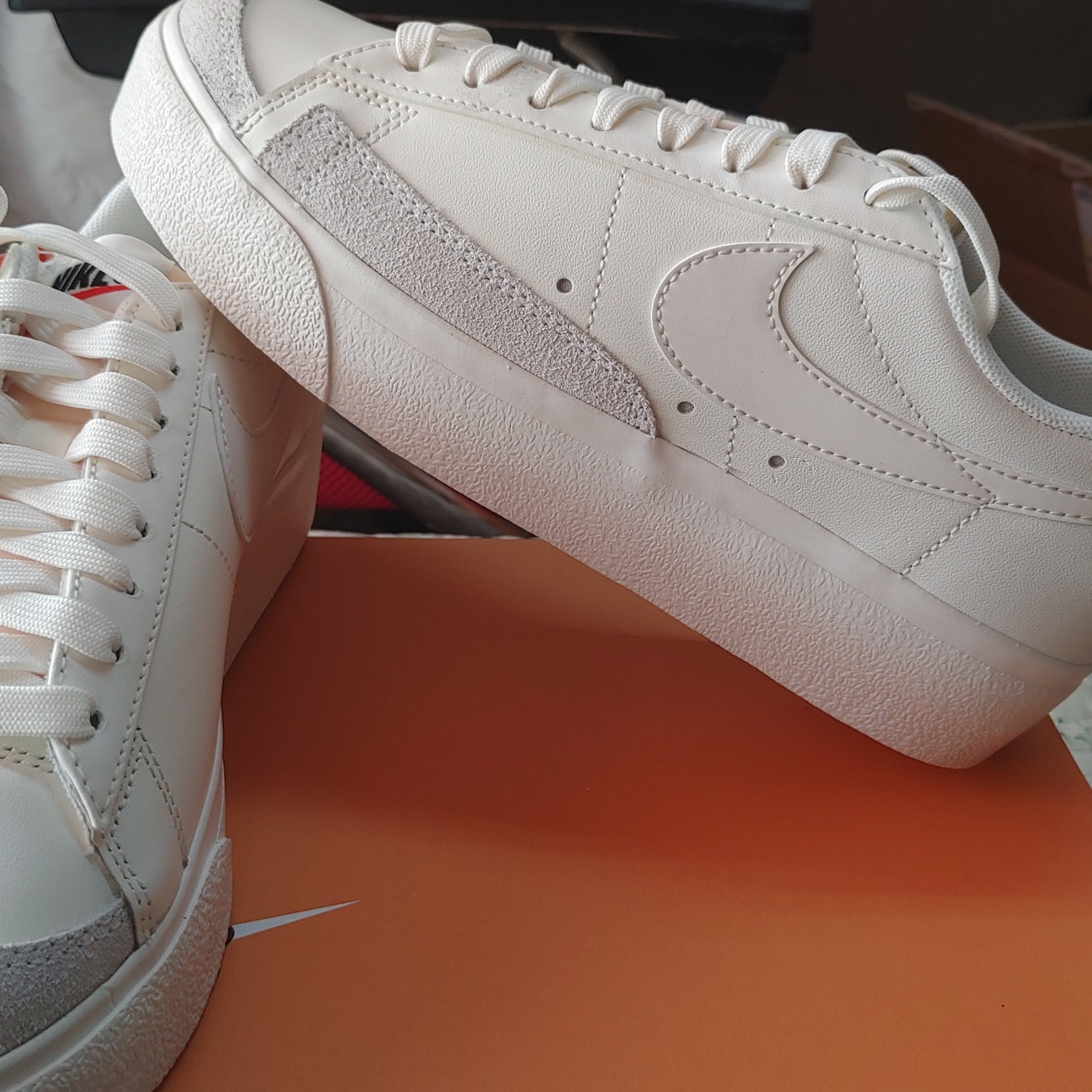 (W) Nike Blazer Low Platform Sail 착용 스타일 - 4