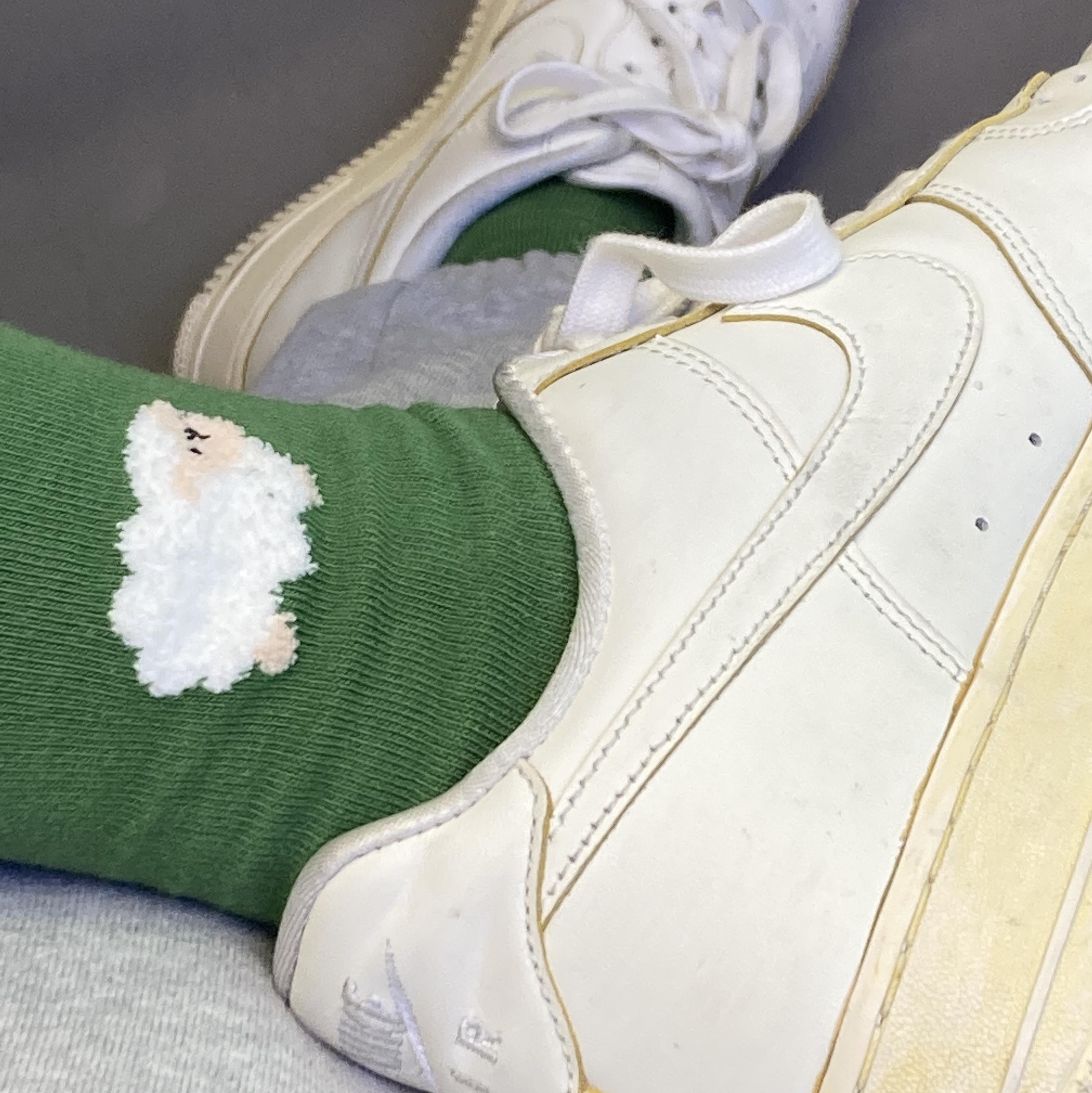 Nike Air Force 1 '07 LV8 Timeless Classic 착용 스타일