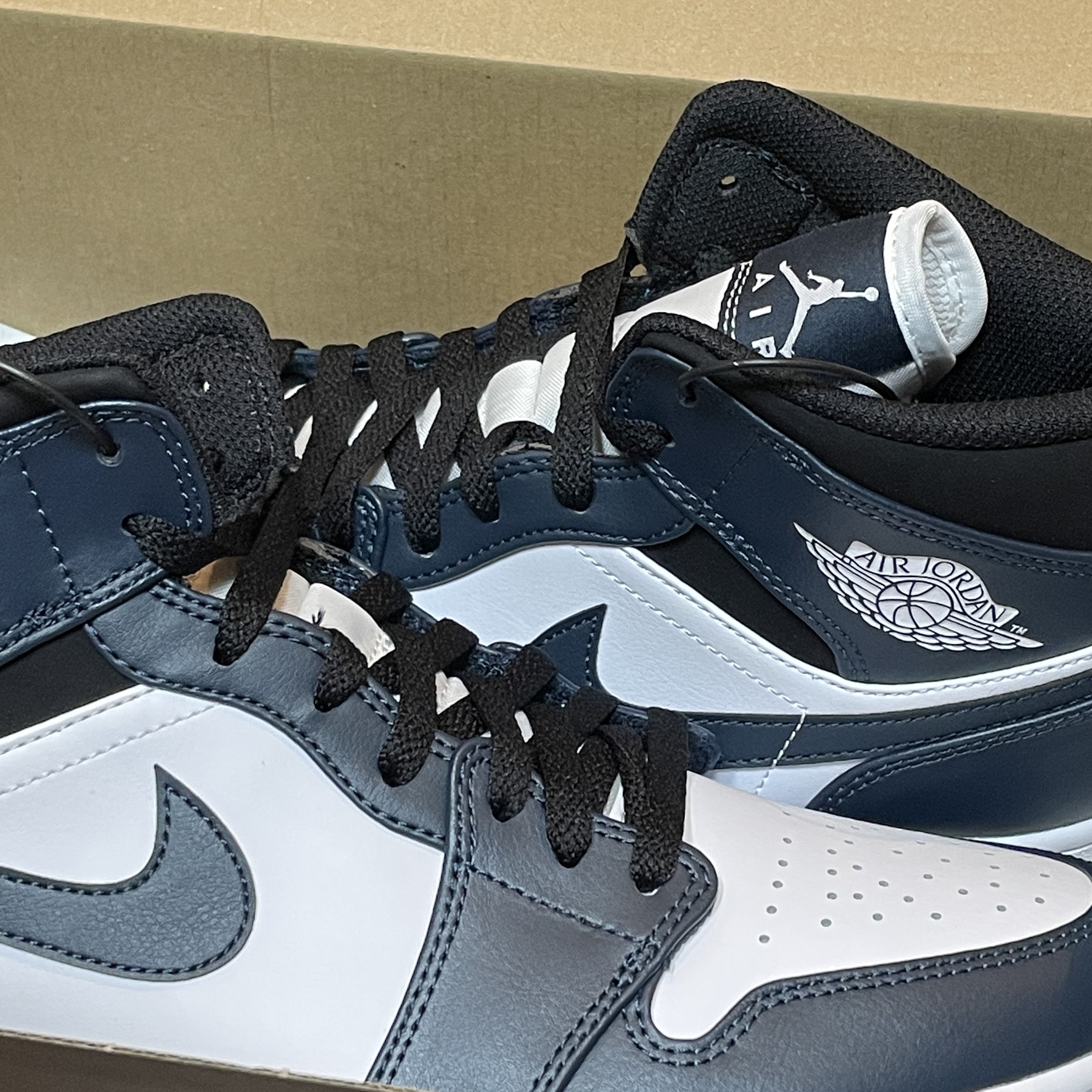 Jordan 1 Mid Dark Teal 착용 스타일 - 2